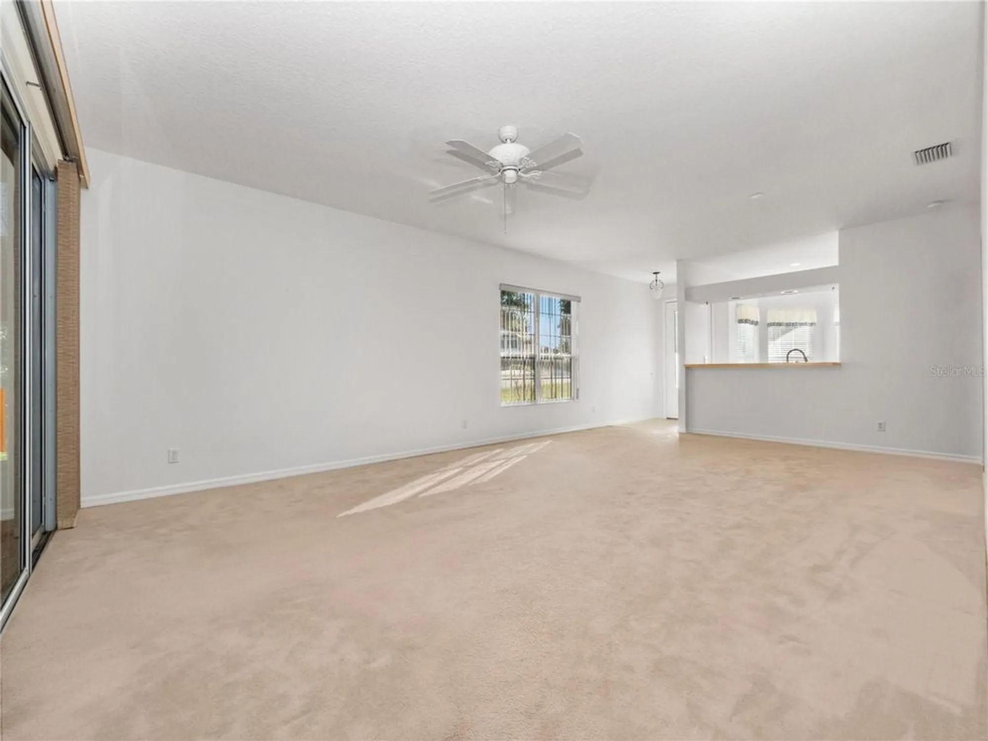 Property Slideshow image 6 of 77 | 20505 queen alexandra dr, Leesburg, FL, 34748
