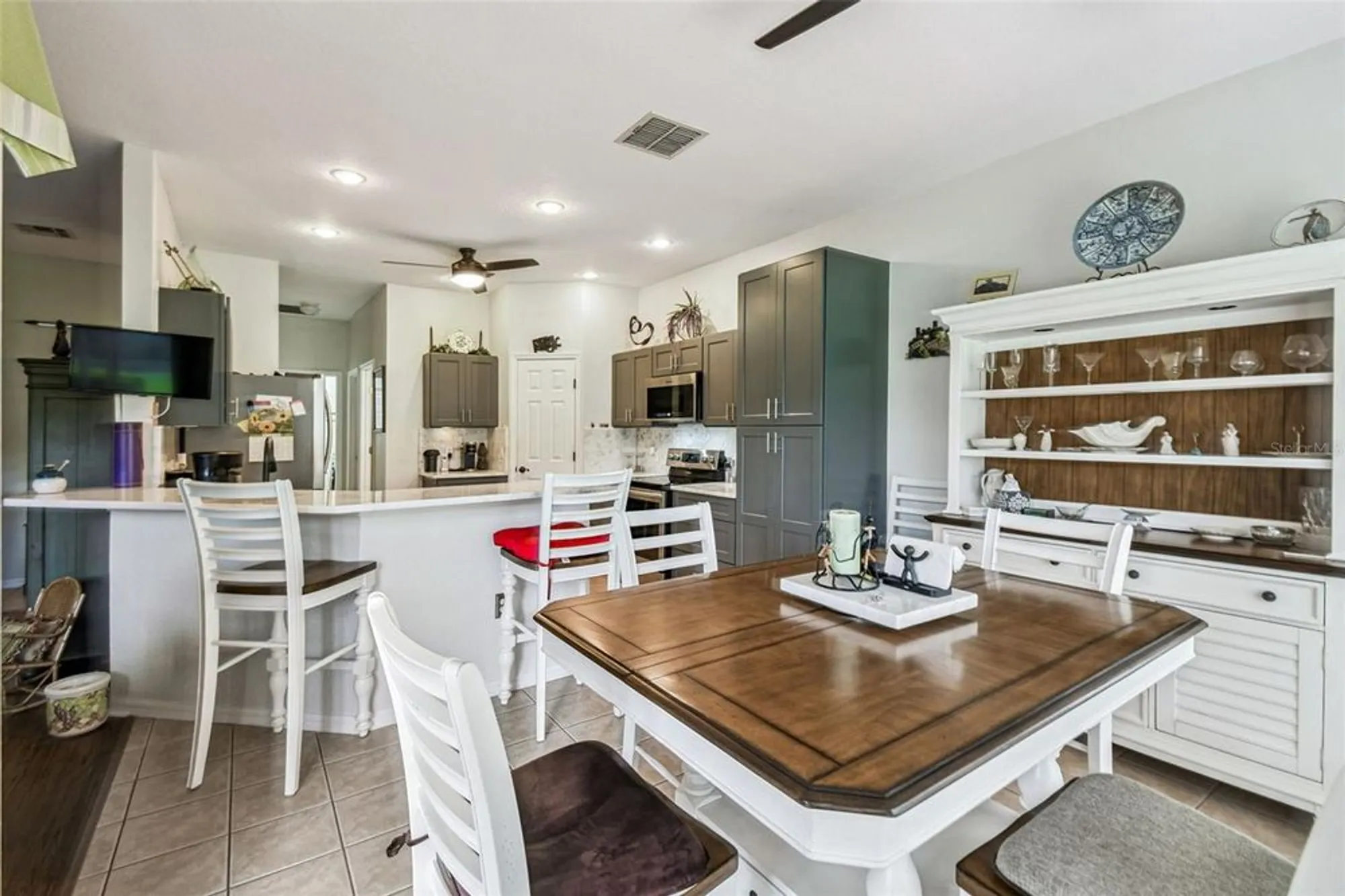 Property Slideshow image 12 of 27 | 161 cape florida dr, Kissimmee, FL, 34759