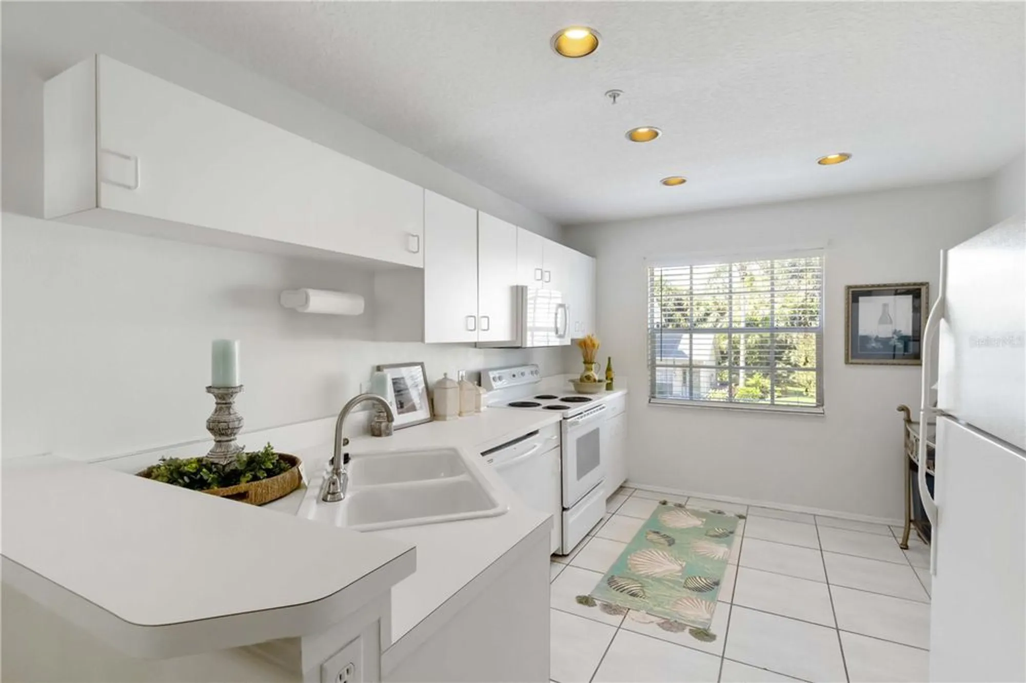 Property Slideshow image 12 of 45 | 5507 fair oaks st # 3-c, Bradenton, FL, 34203
