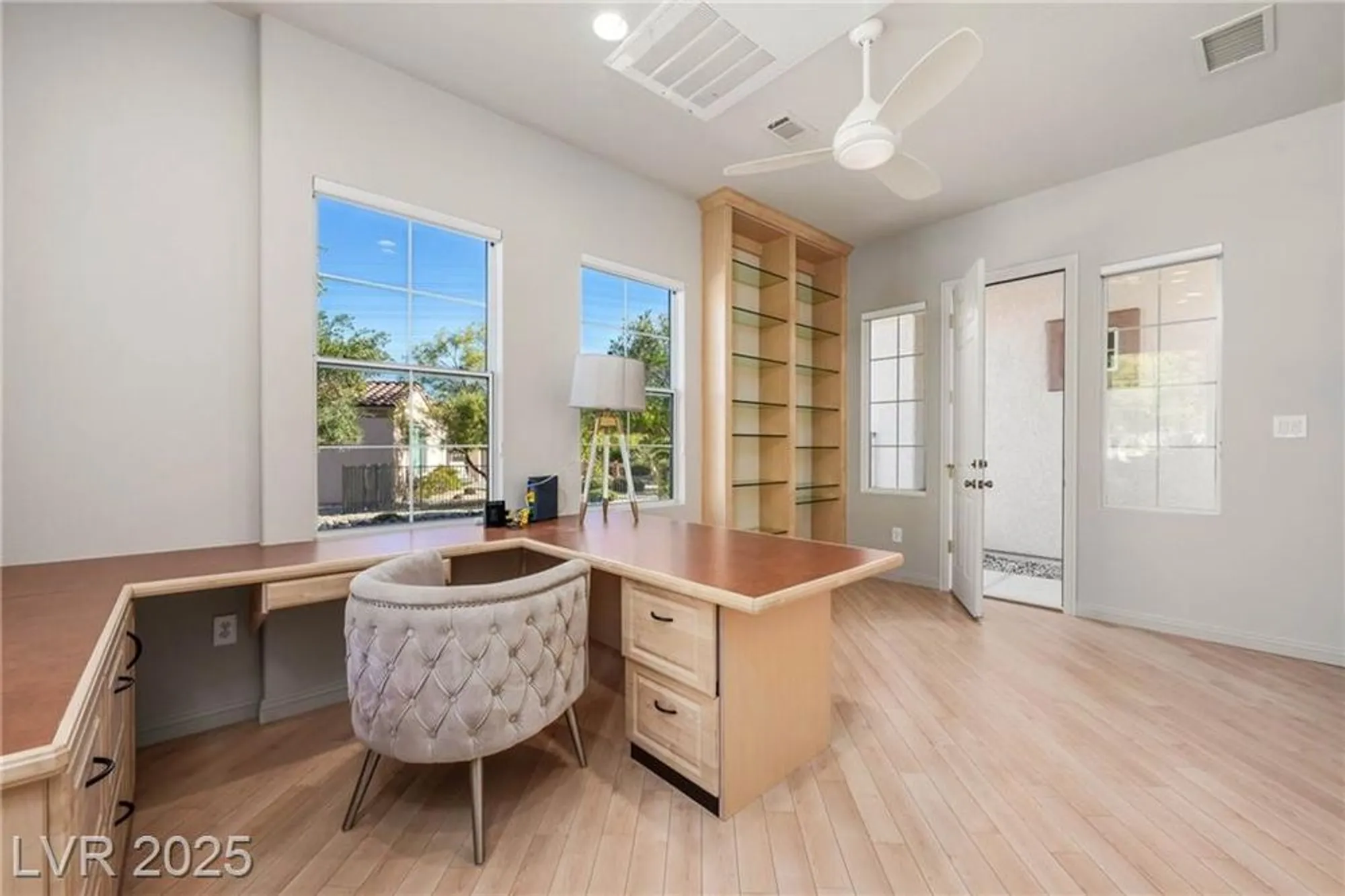 Property Slideshow image 42 of 54 | 10243 cantiamo ct, Las Vegas, NV, 89135