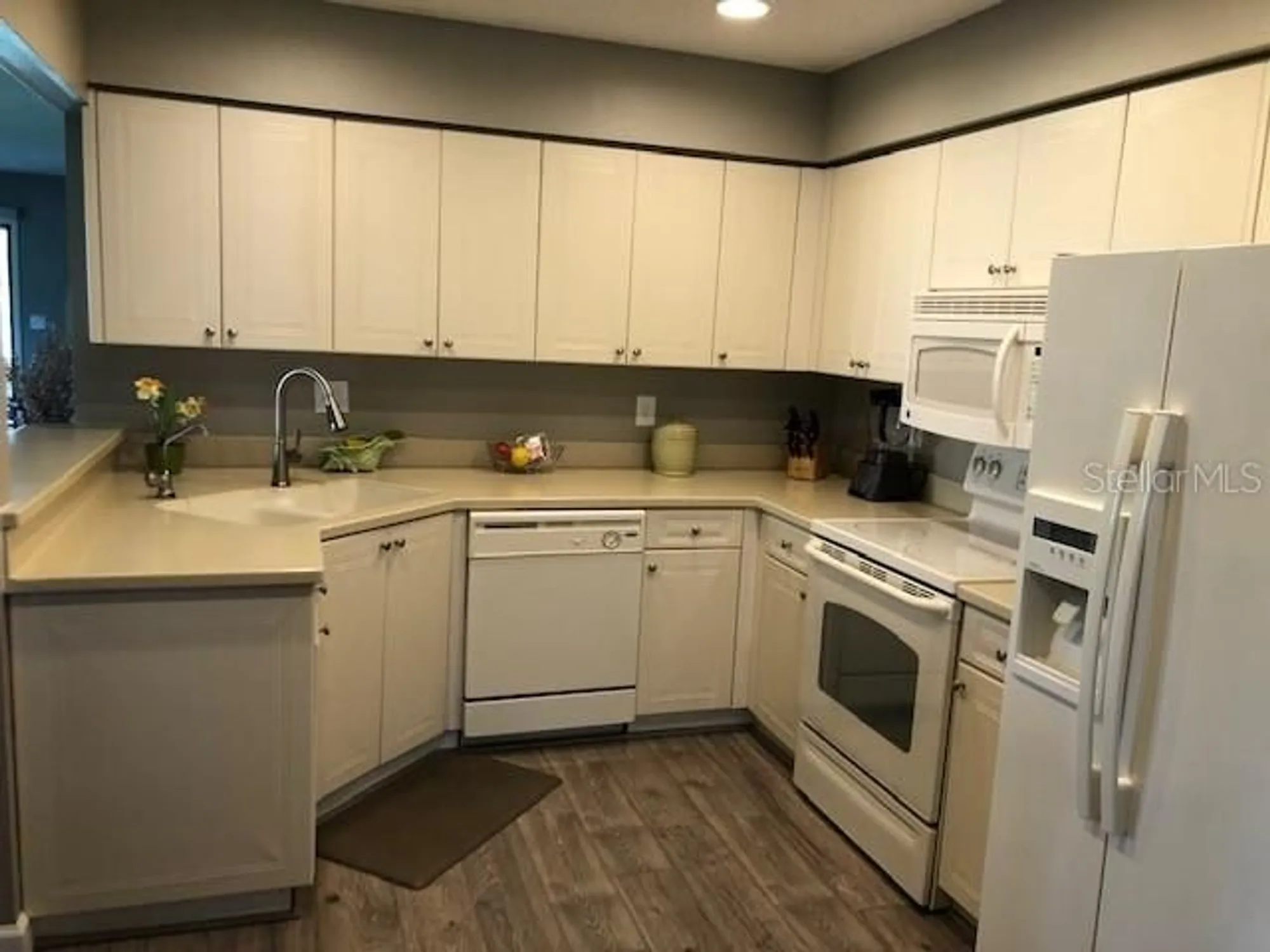 Property Slideshow image 7 of 30 | 5767 avista dr # 5767, Sarasota, FL, 34243