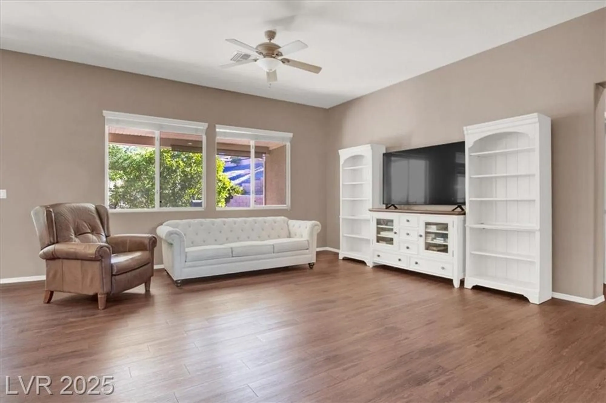 Property Slideshow image 6 of 33 | 9525 salem hills ct, Las Vegas, NV, 89134