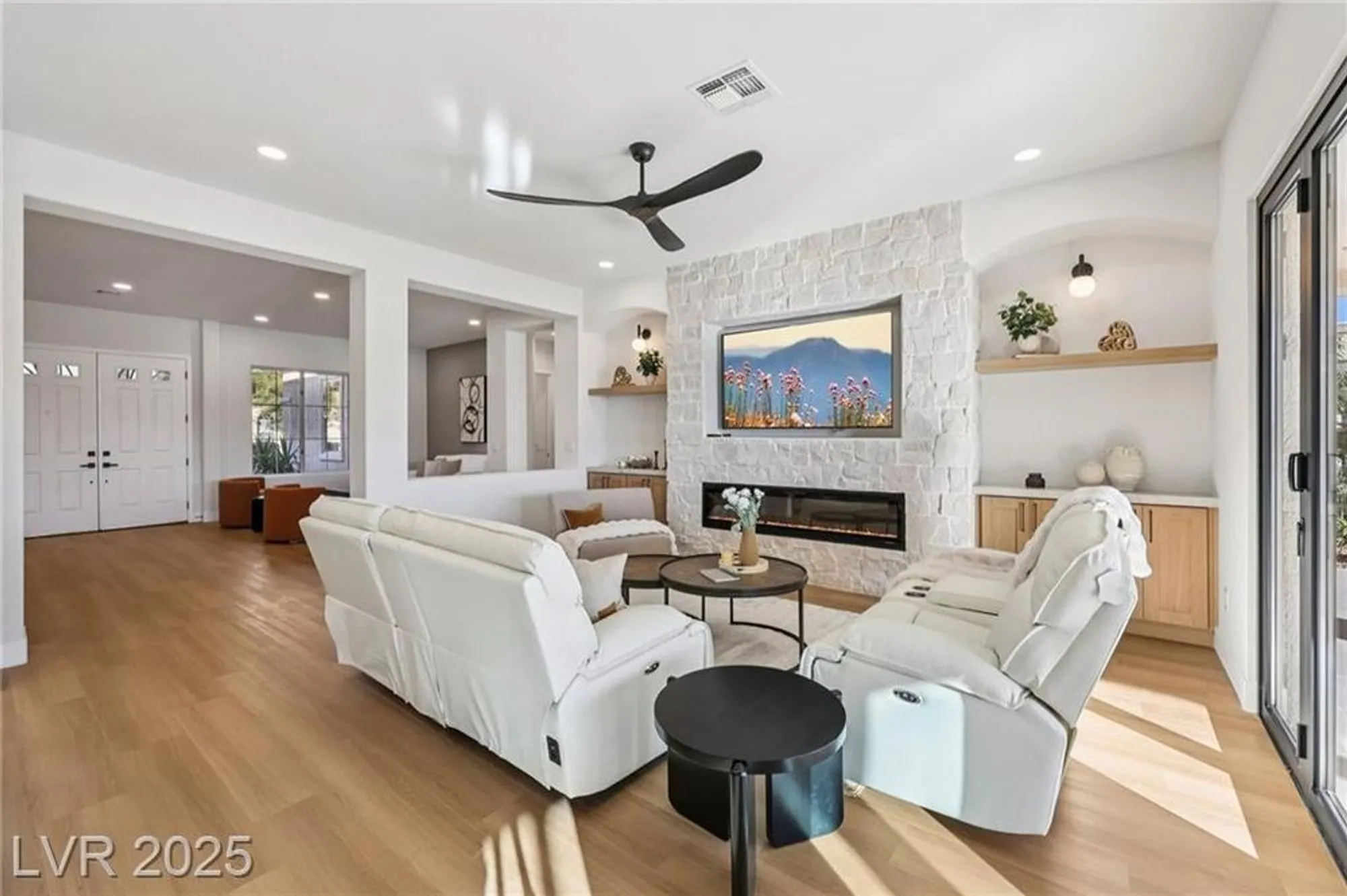 Property Slideshow image 13 of 84 | 2695 olivia heights ave, Henderson, NV, 89052