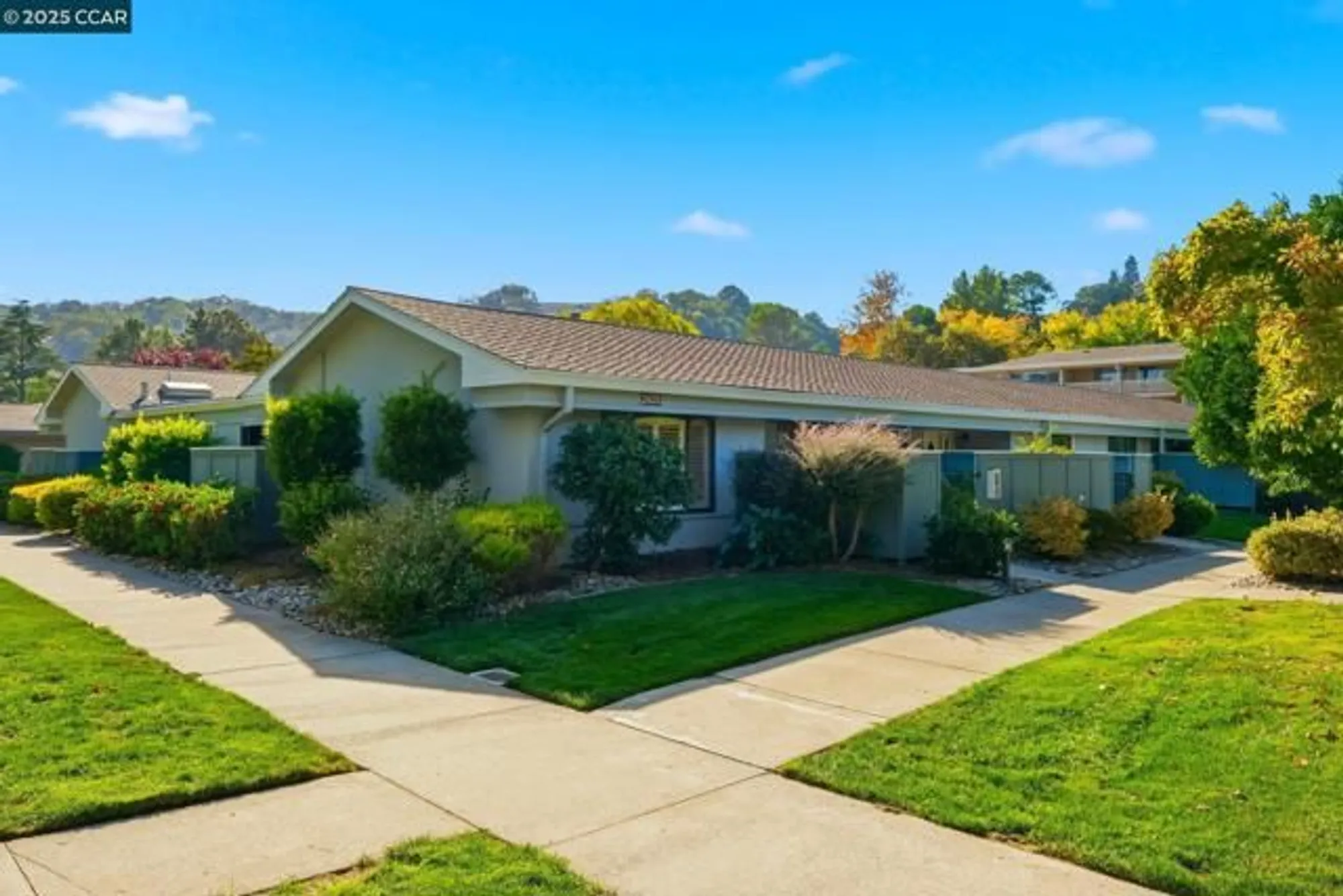 Property Slideshow image 23 of 29 | 2425 pine knoll dr 1, Walnut Creek, CA, 94595