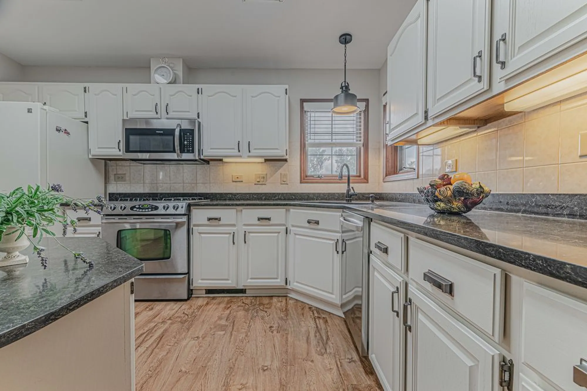 Property Slideshow image 7 of 41 | 9 derby ct, Grayslake, IL, 60030