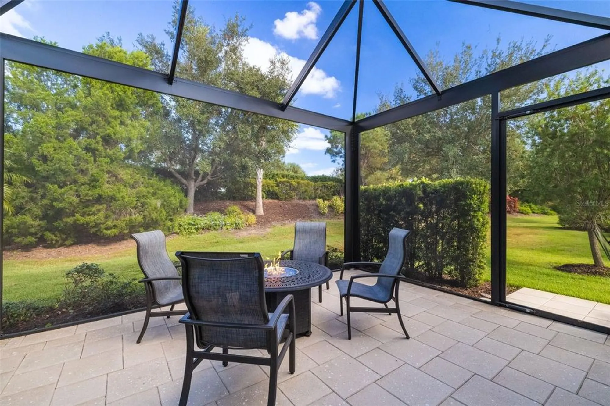 Property Slideshow image 33 of 55 | 5043 serata dr, Bradenton, FL, 34211