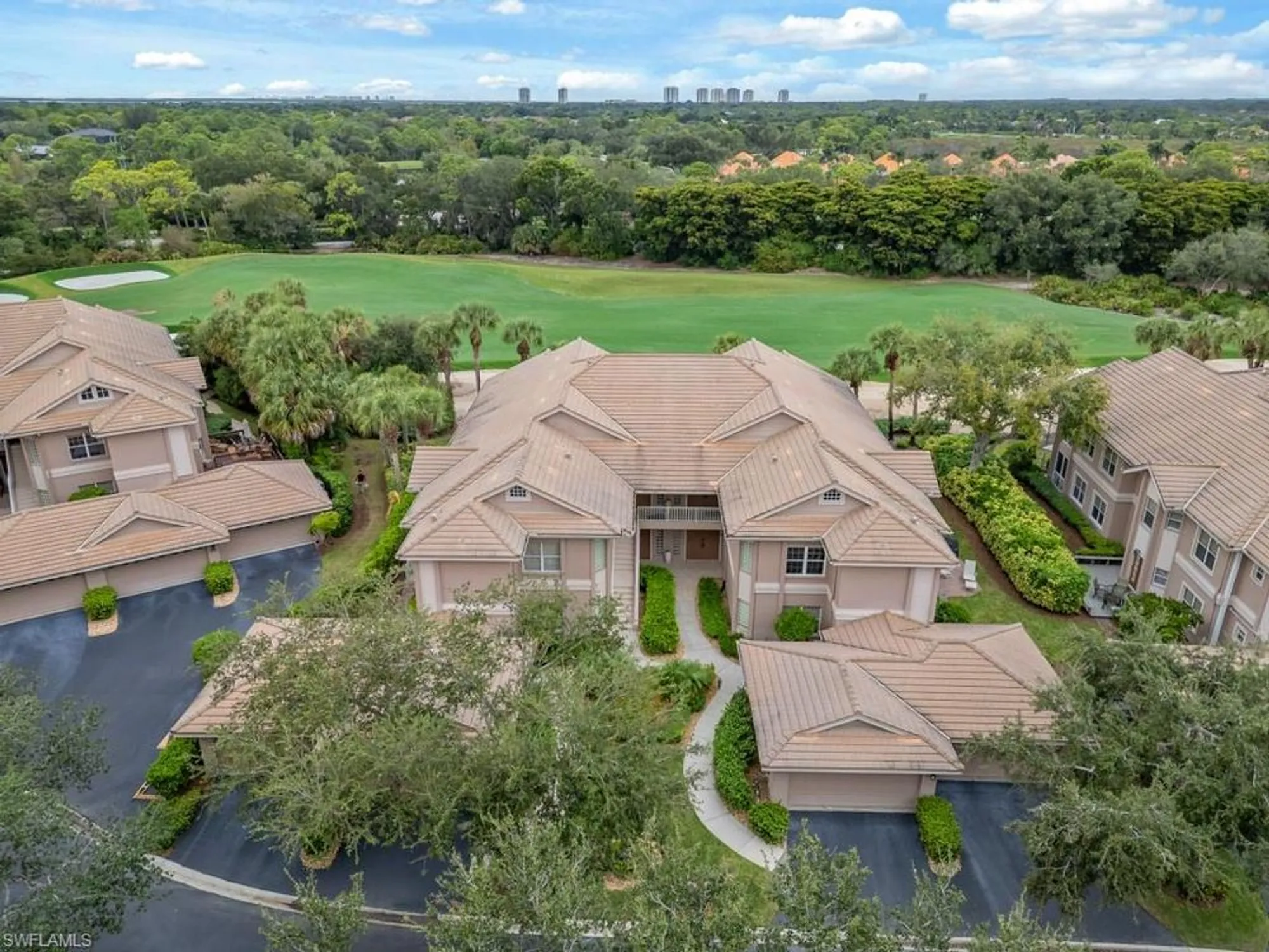 Property Slideshow image 23 of 35 | 26270 devonshire ct 202, Bonita Springs, FL, 34134