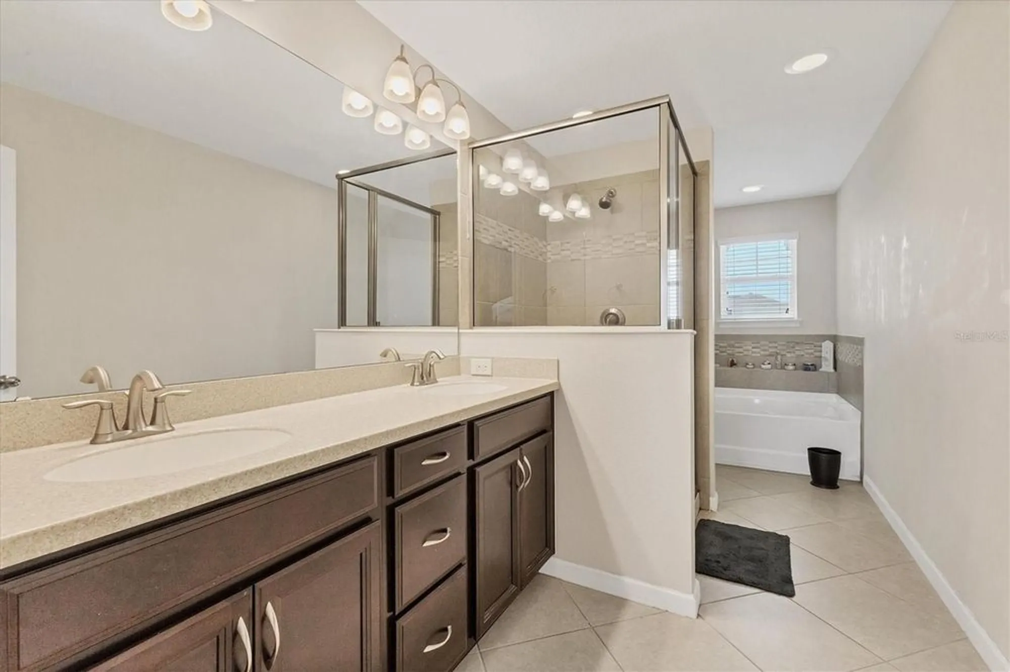 Property Slideshow image 18 of 50 | 11925 brookside dr, Bradenton, FL, 34211