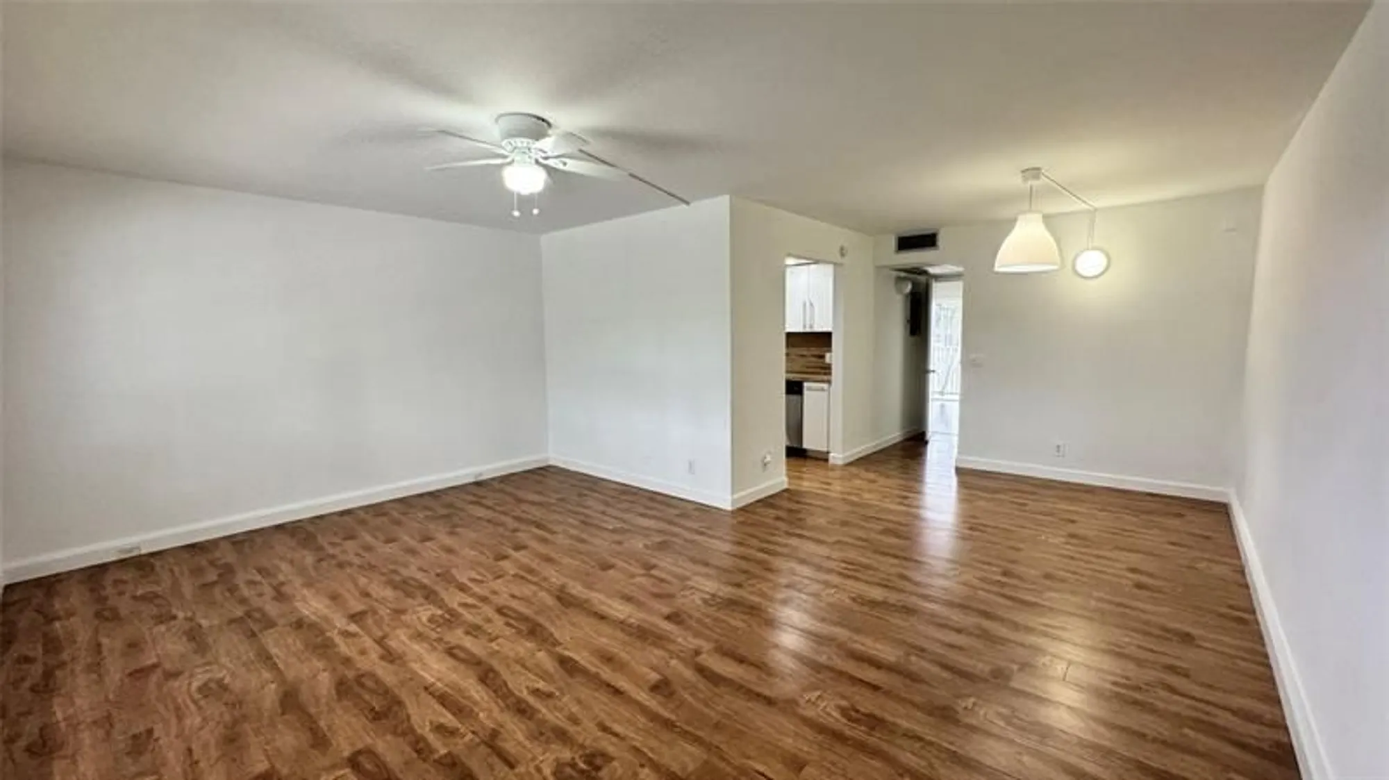 Property Slideshow image 5 of 26 | 300 sw 134th way apt 304e, Pembroke Pines, FL, 33027