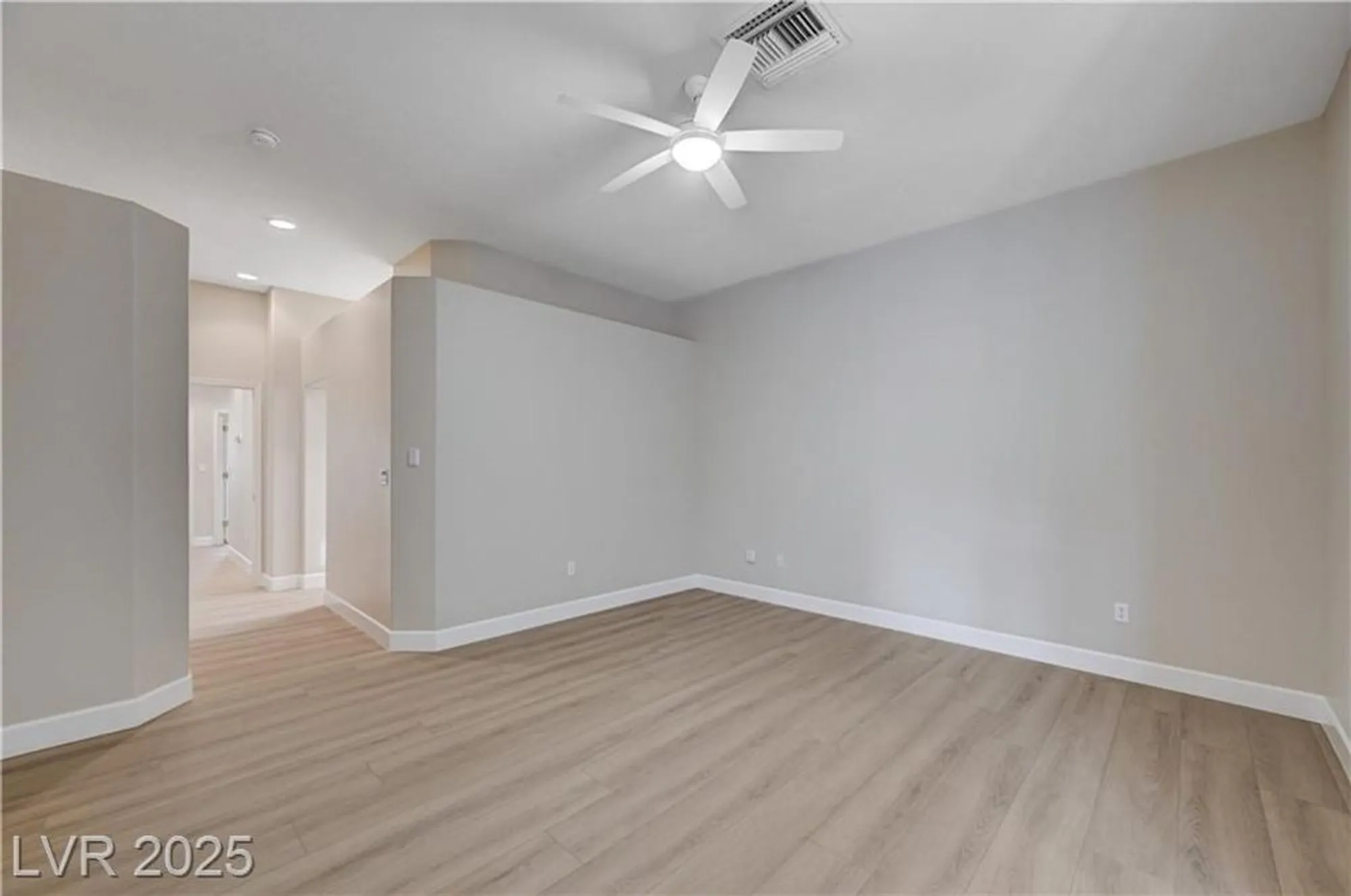 Property Slideshow image 26 of 77 | 2801 byron dr, Las Vegas, NV, 89134