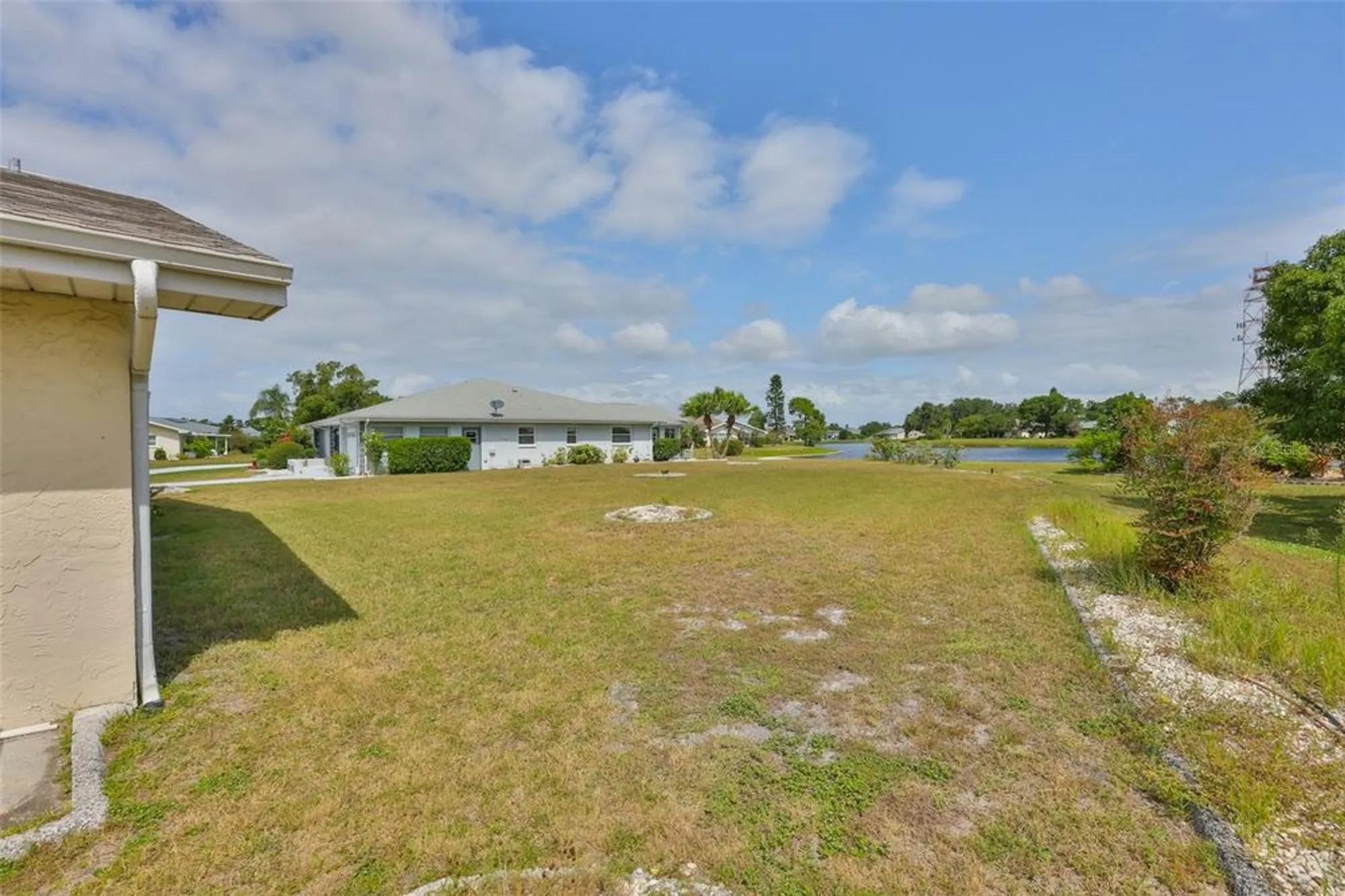 Property Slideshow image 41 of 46 | 206 sola ln, Sun City Center, FL, 33573