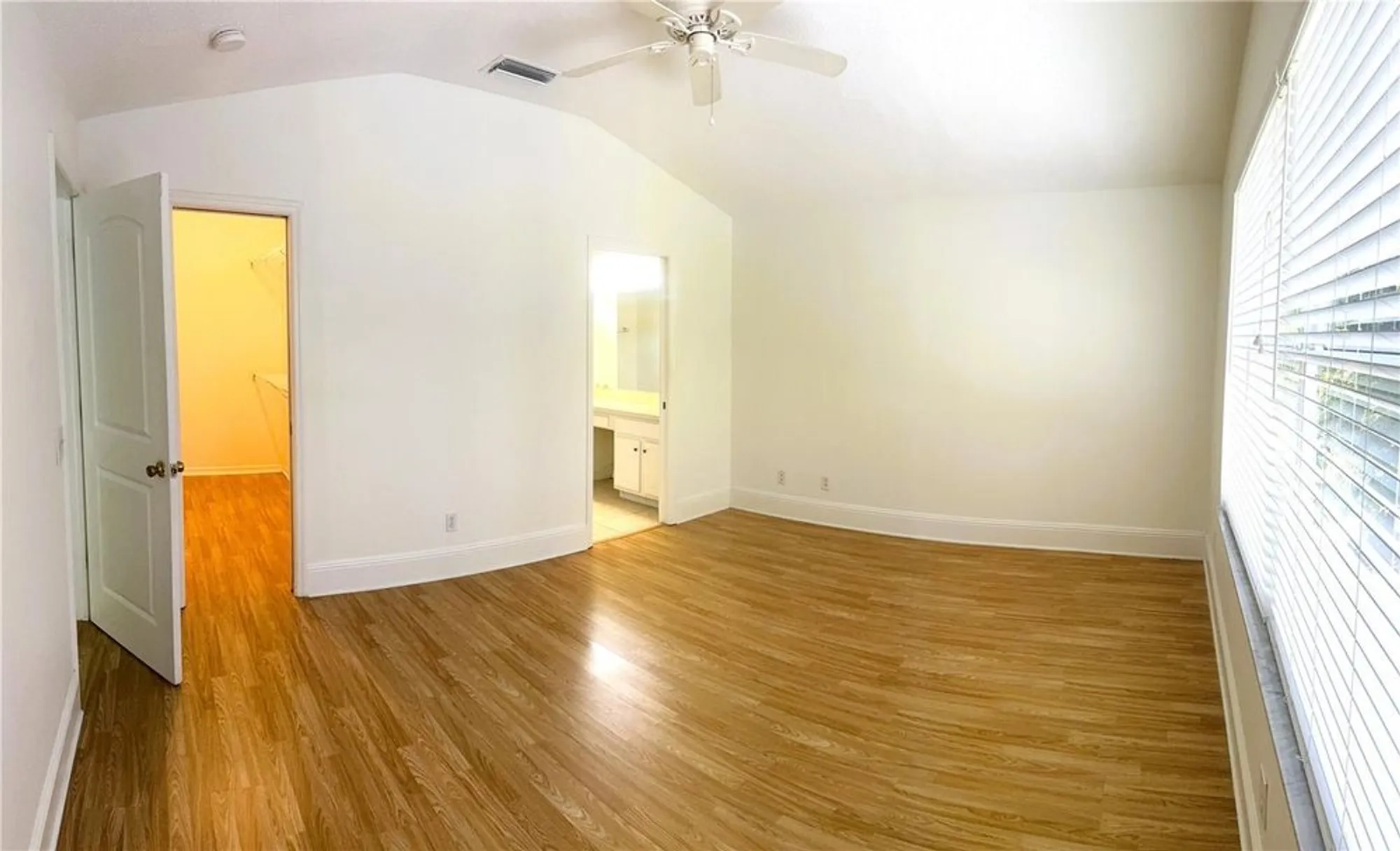 Property Slideshow image 7 of 11 | 295 fareham dr, Venice, FL, 34293