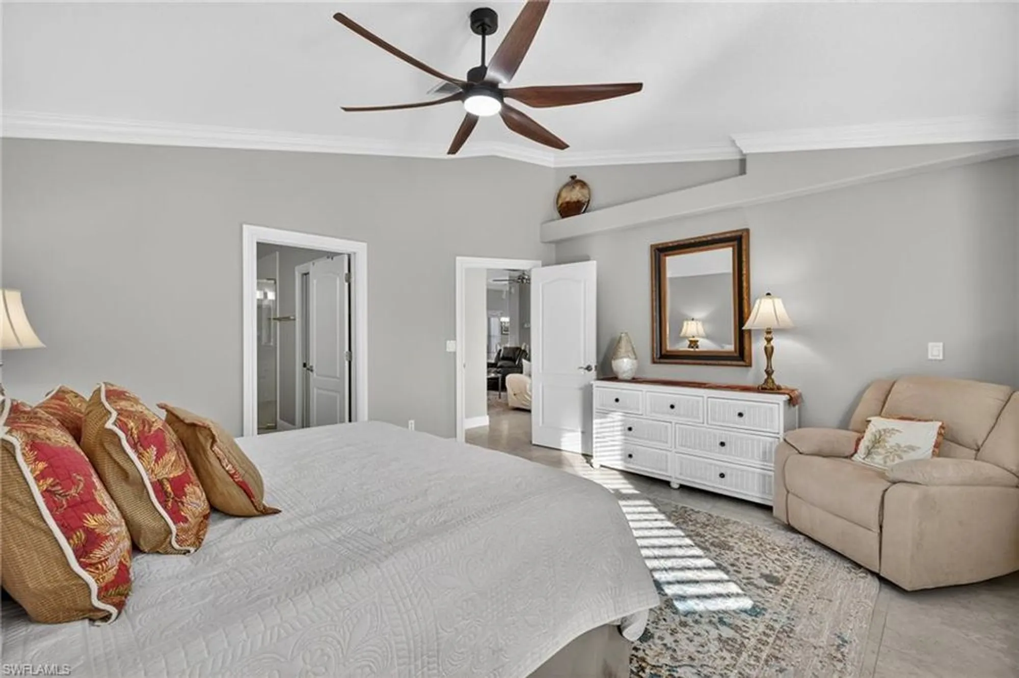 Property Slideshow image 15 of 27 | 150 estelle dr, Naples, FL, 34112