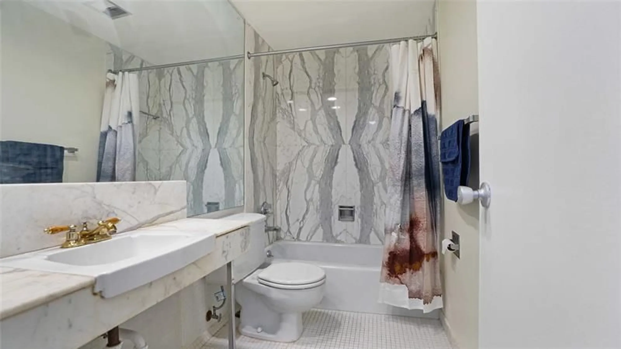 Property Slideshow image 17 of 49 | 3333 ne 34th st 109, Fort Lauderdale, FL, 33308
