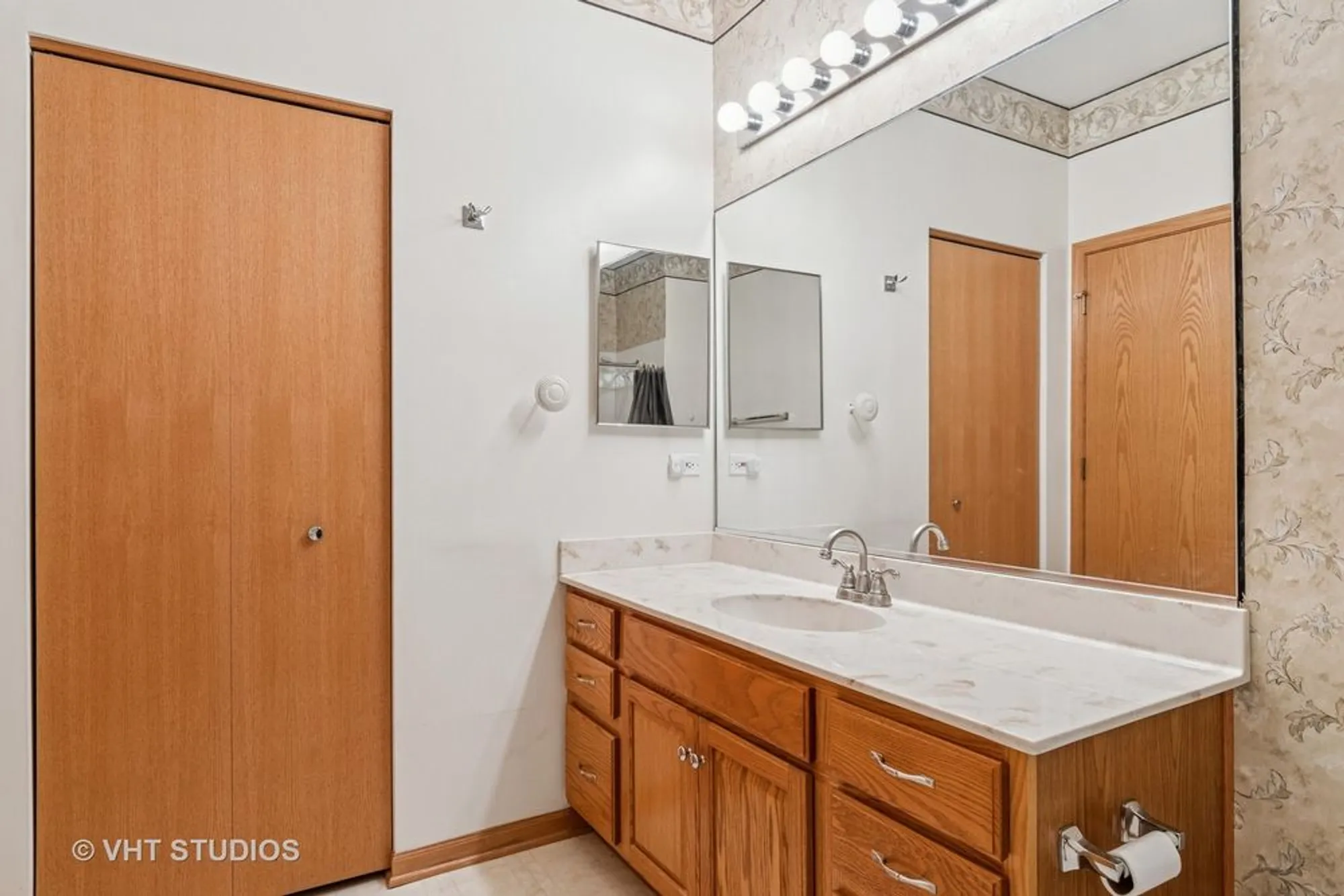 Property Slideshow image 18 of 52 | 21144 buckeye ct, Plainfield, IL, 60544