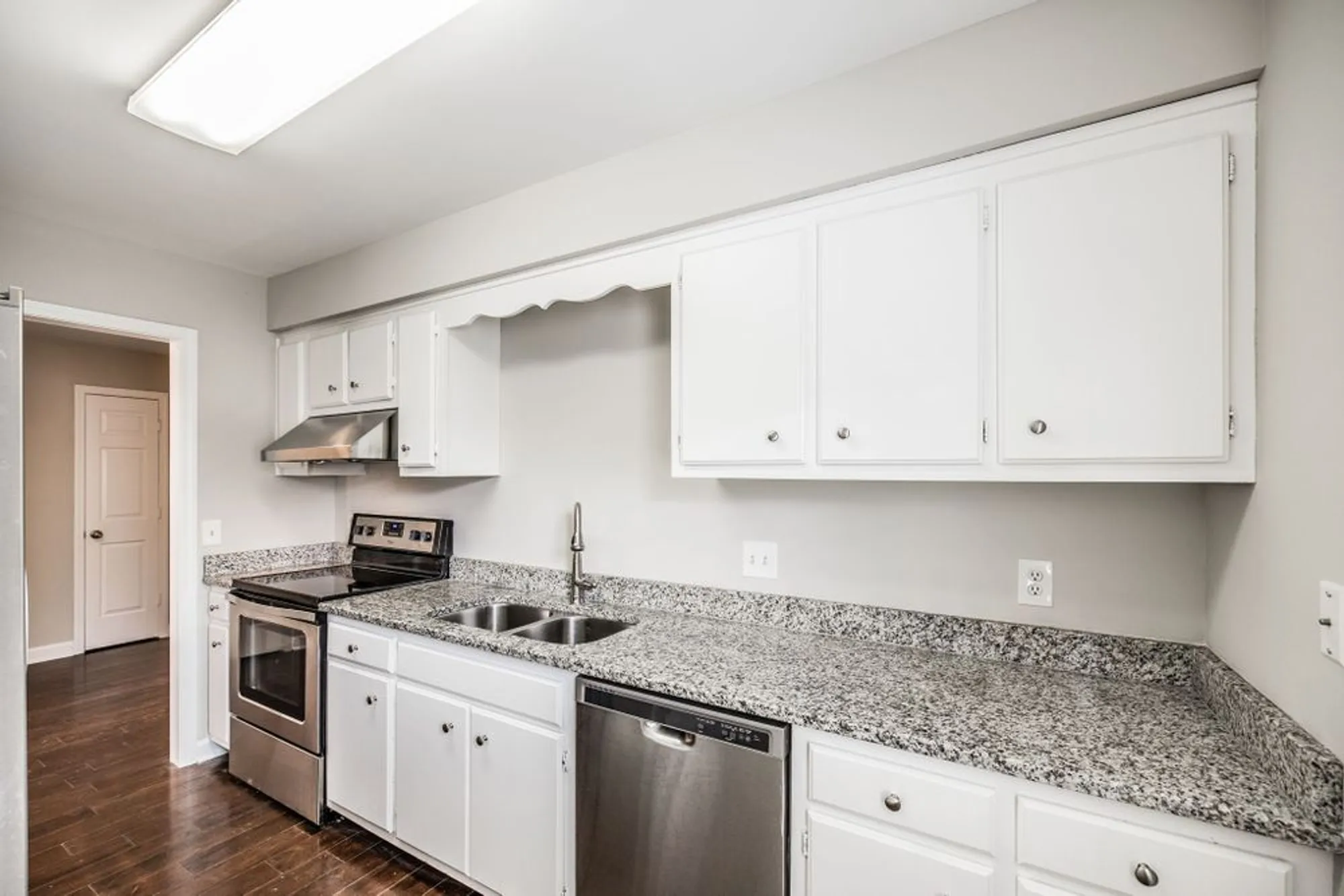 Property Slideshow image 5 of 37 | 260 cana cir, Nashville, TN, 37205