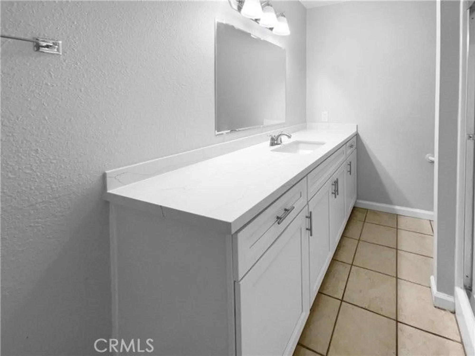 Property Slideshow image 15 of 19 | 4402 chickadee way, Oceanside, CA, 92057