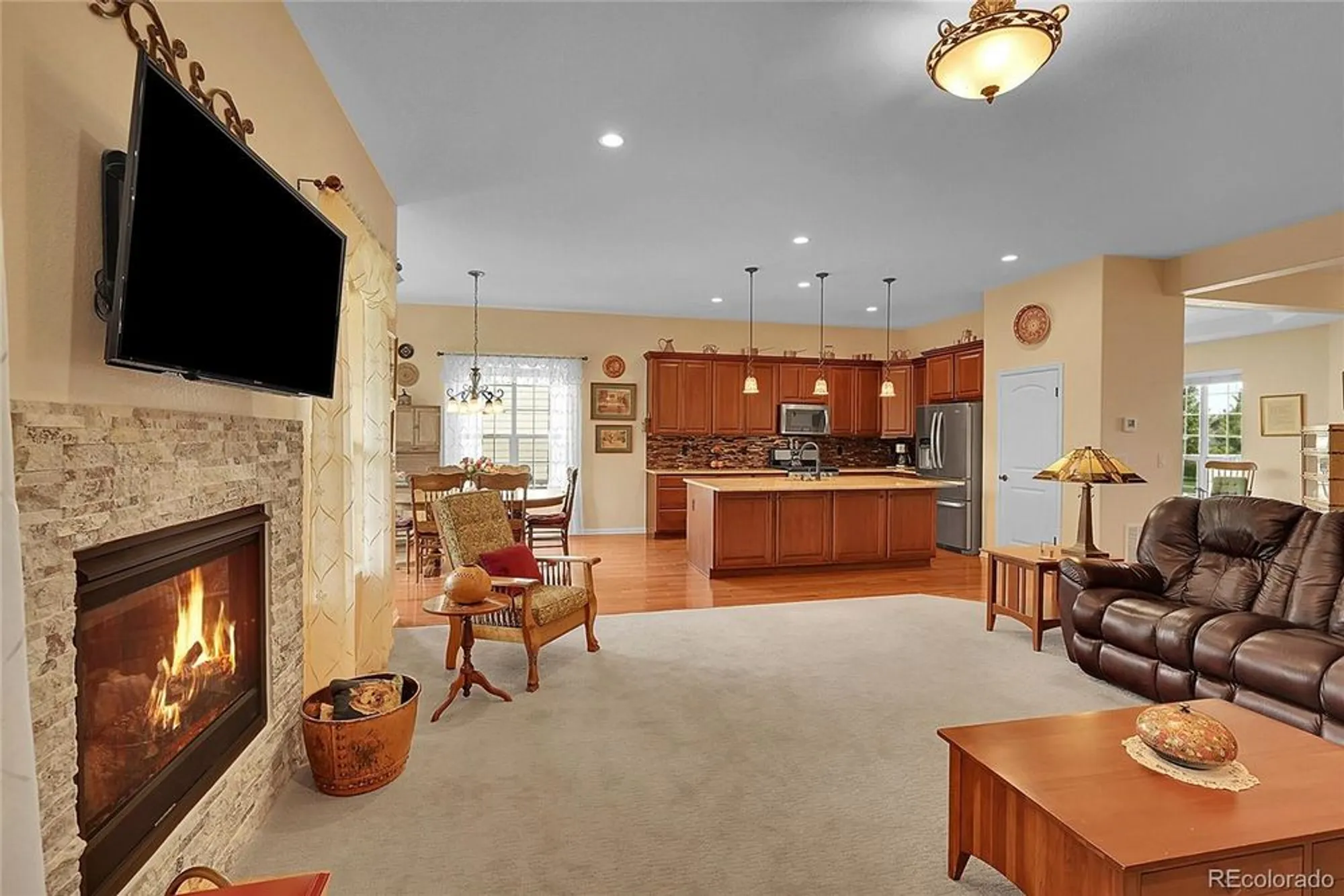 Property Slideshow image 10 of 40 | 22680 e eads cir, Aurora, CO, 80016