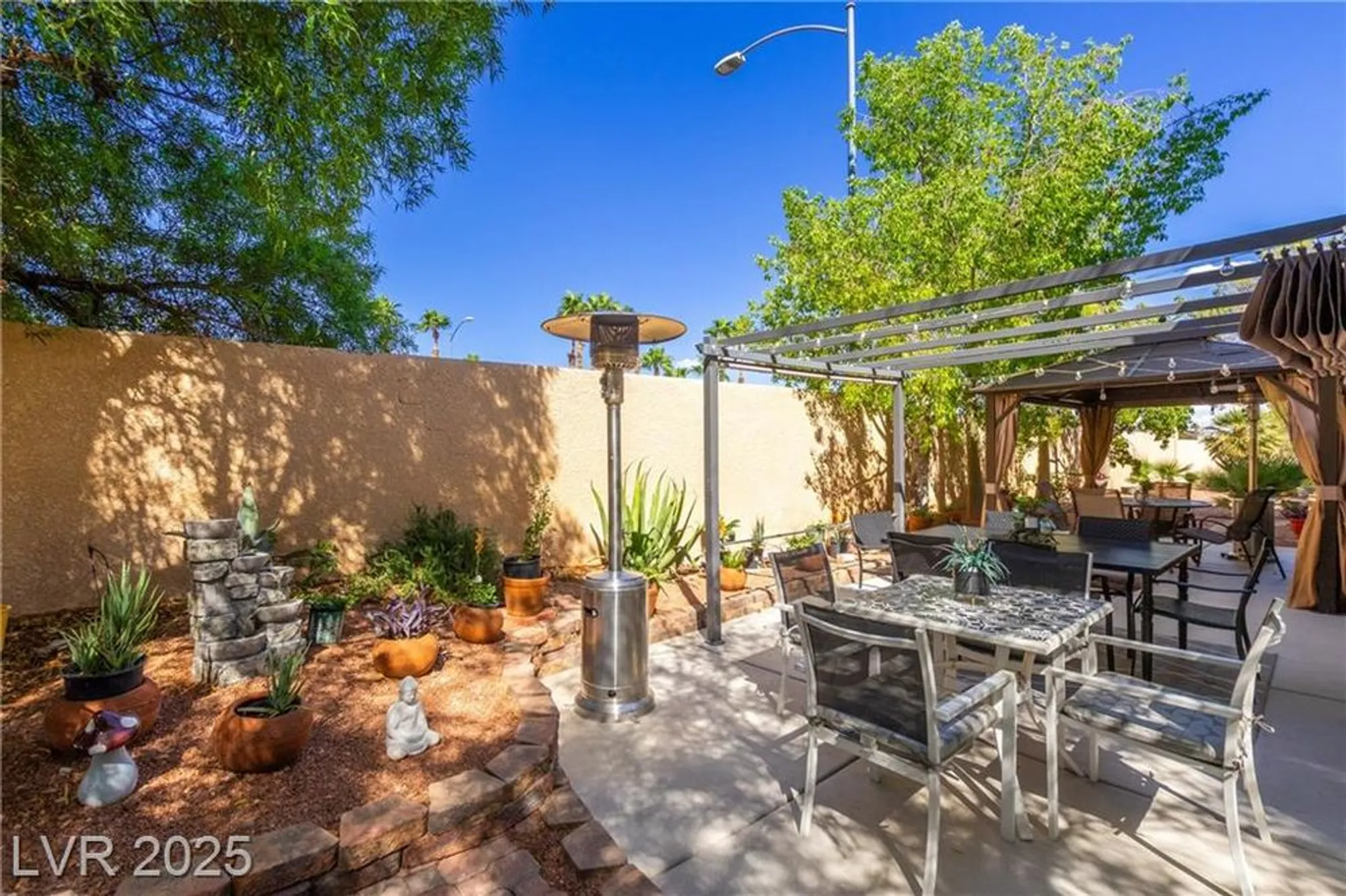 Property Slideshow image 34 of 47 | 5553 singing hills dr, Las Vegas, NV, 89130
