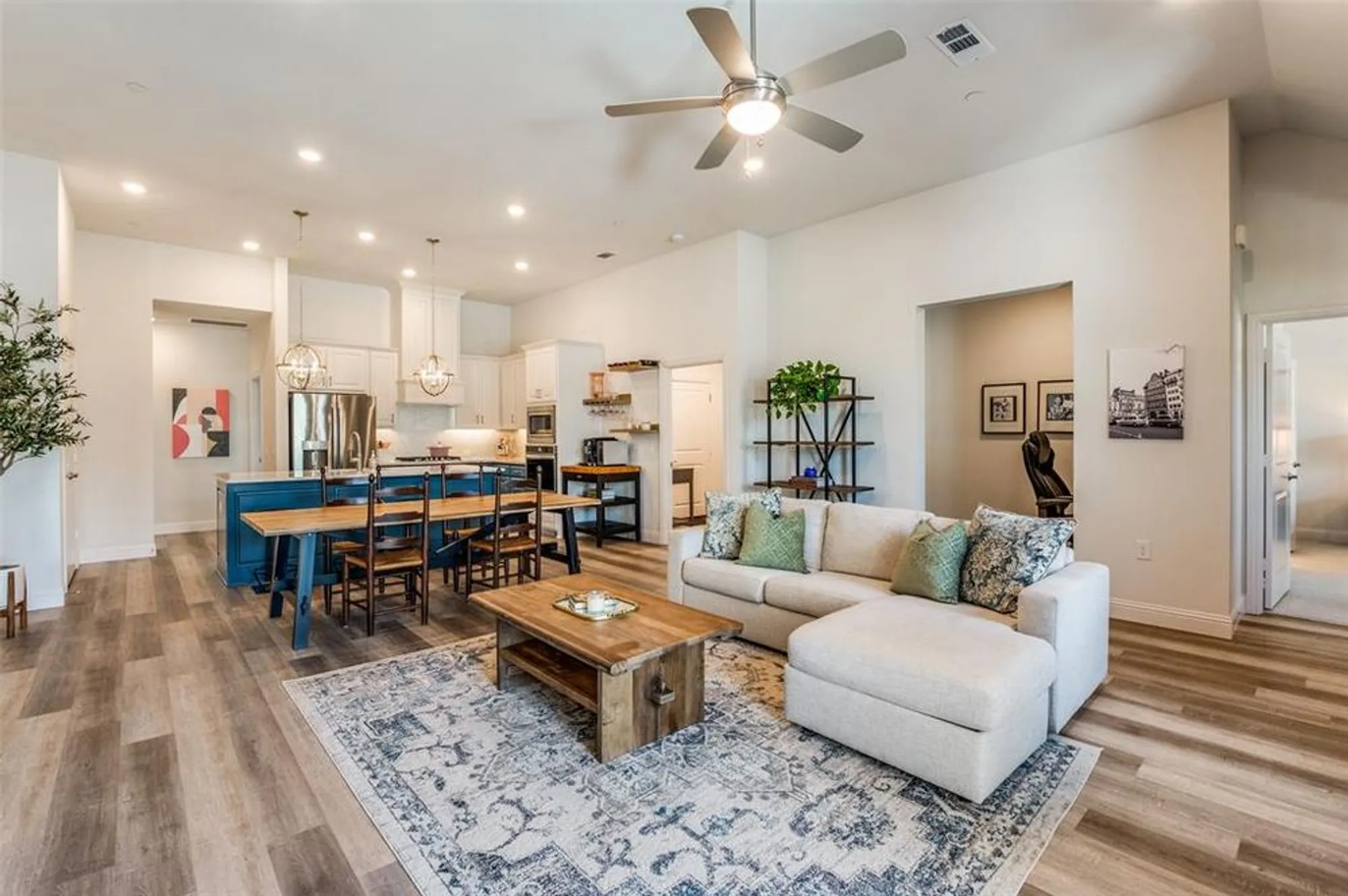 Property Slideshow image 4 of 28 | 3851 sand lily ln, Prosper, TX, 75078