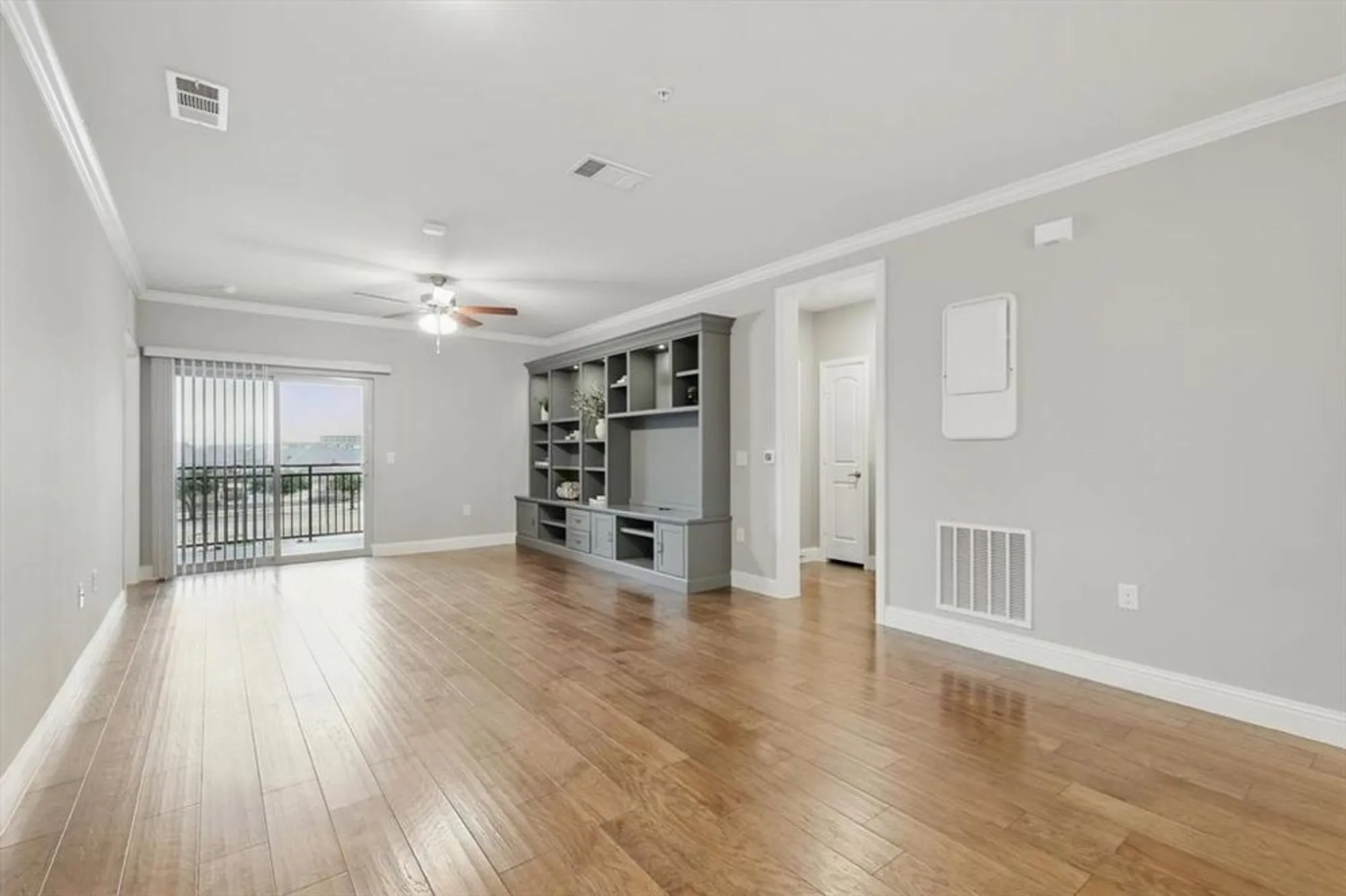 Property Slideshow image 5 of 38 | 1735 wittington pl apt 3308, Dallas, TX, 75234