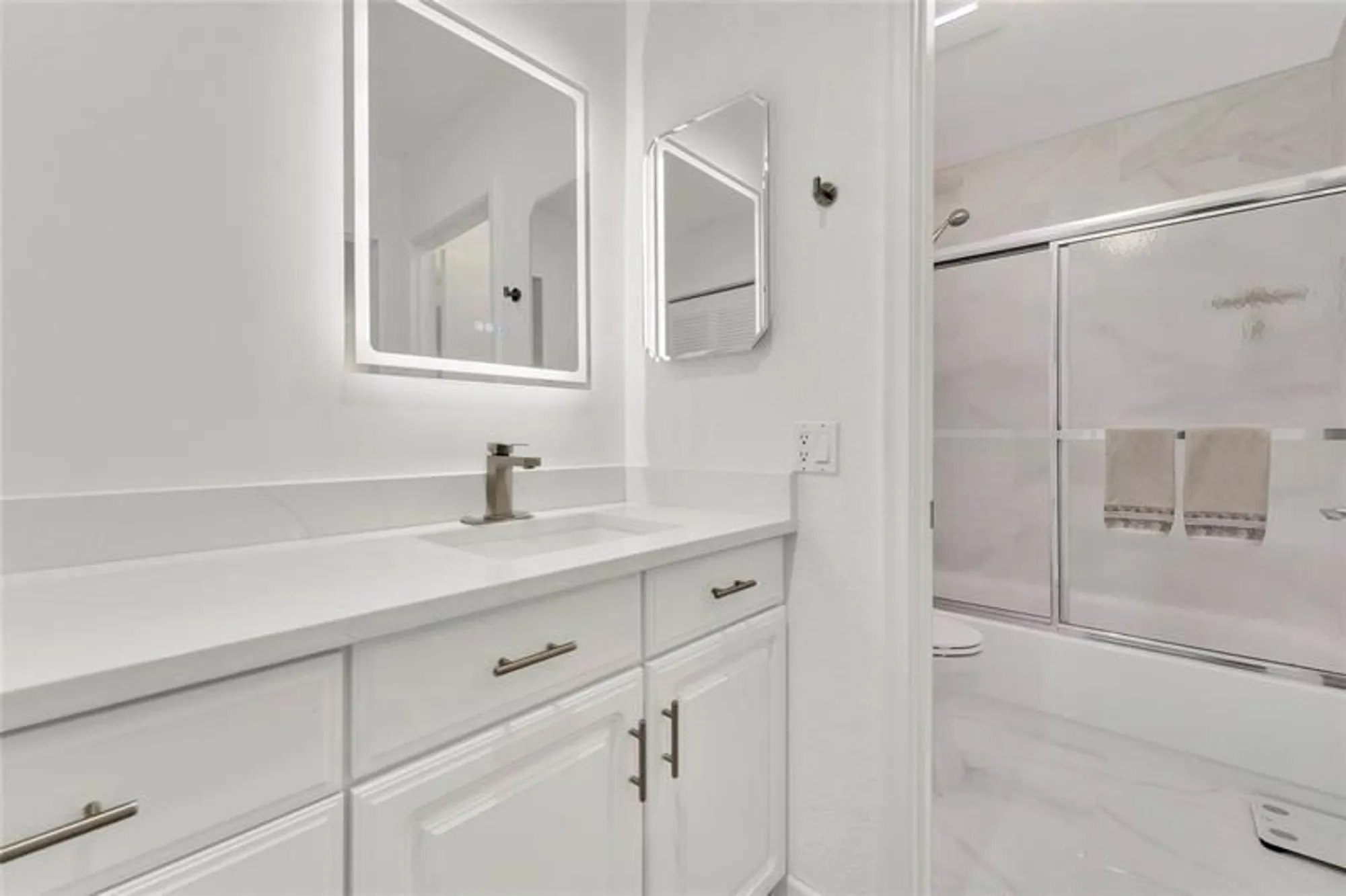 Property Slideshow image 10 of 33 | 21386 juego cir apt 10c, Boca Raton, FL, 33433