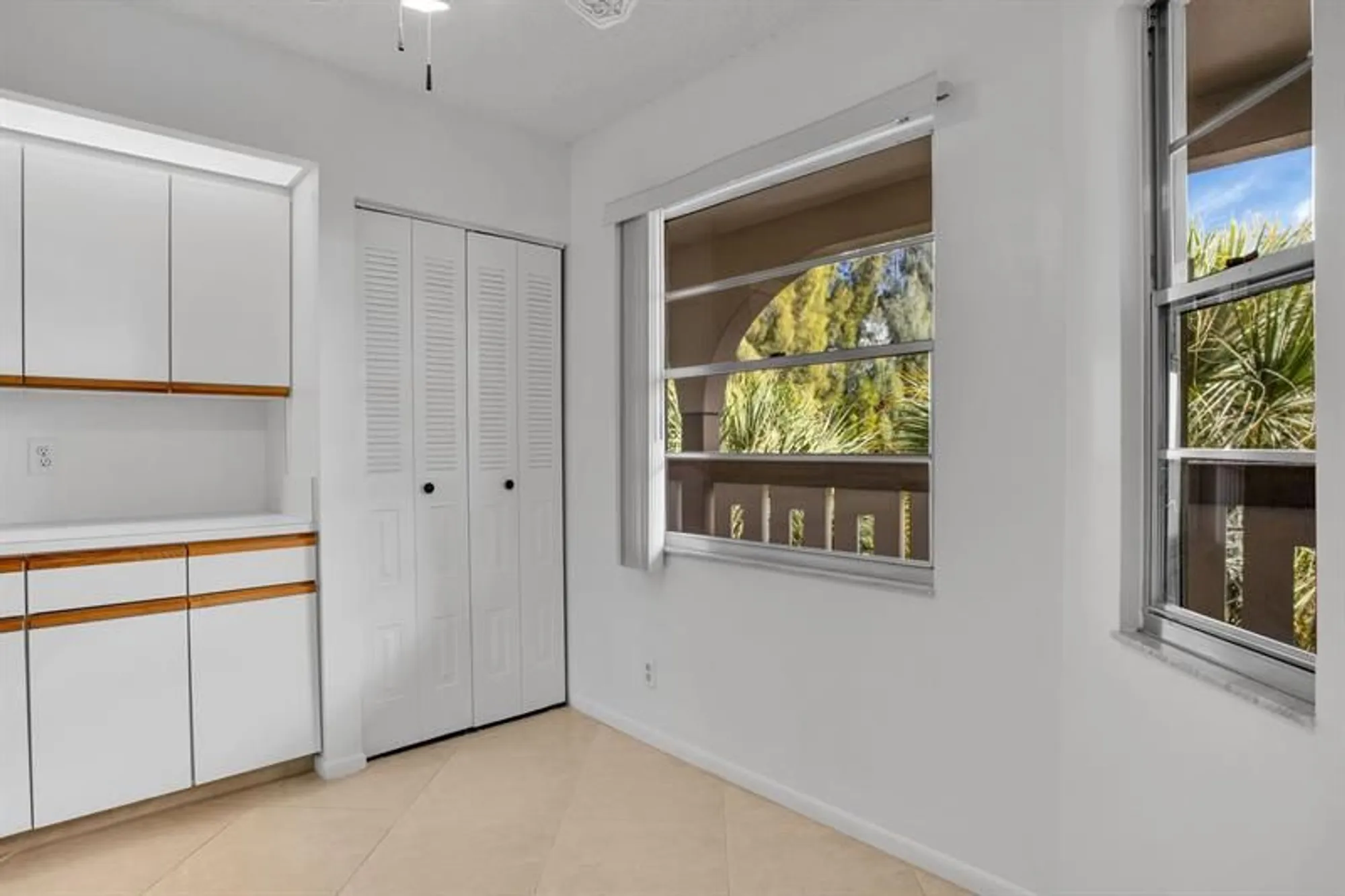 Property Slideshow image 6 of 30 | 1601 abaco dr d4, Coconut Creek, FL, 33066