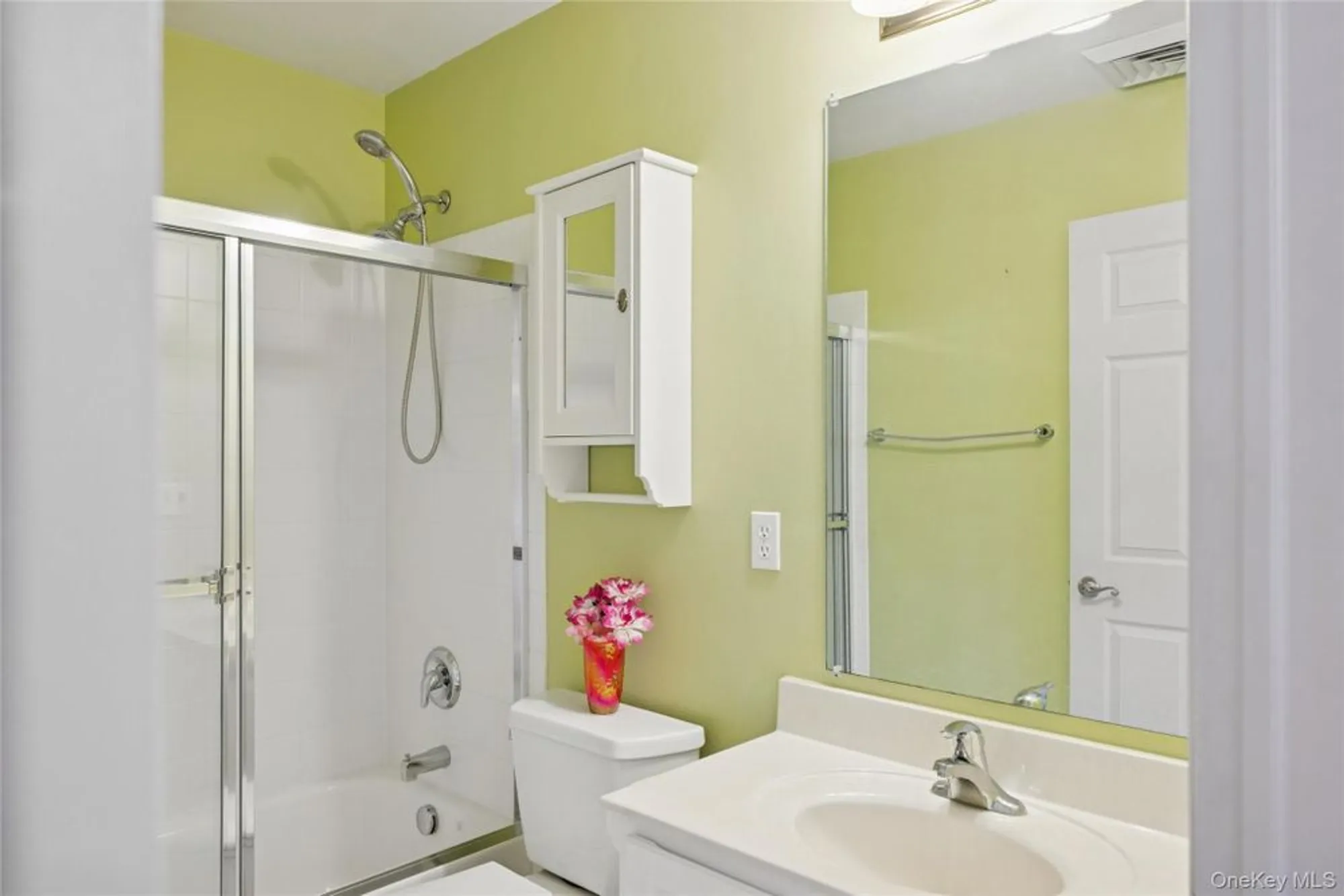 Property Slideshow image 4 of 39 | 1228 willow ln, Valley Stream, NY, 11580