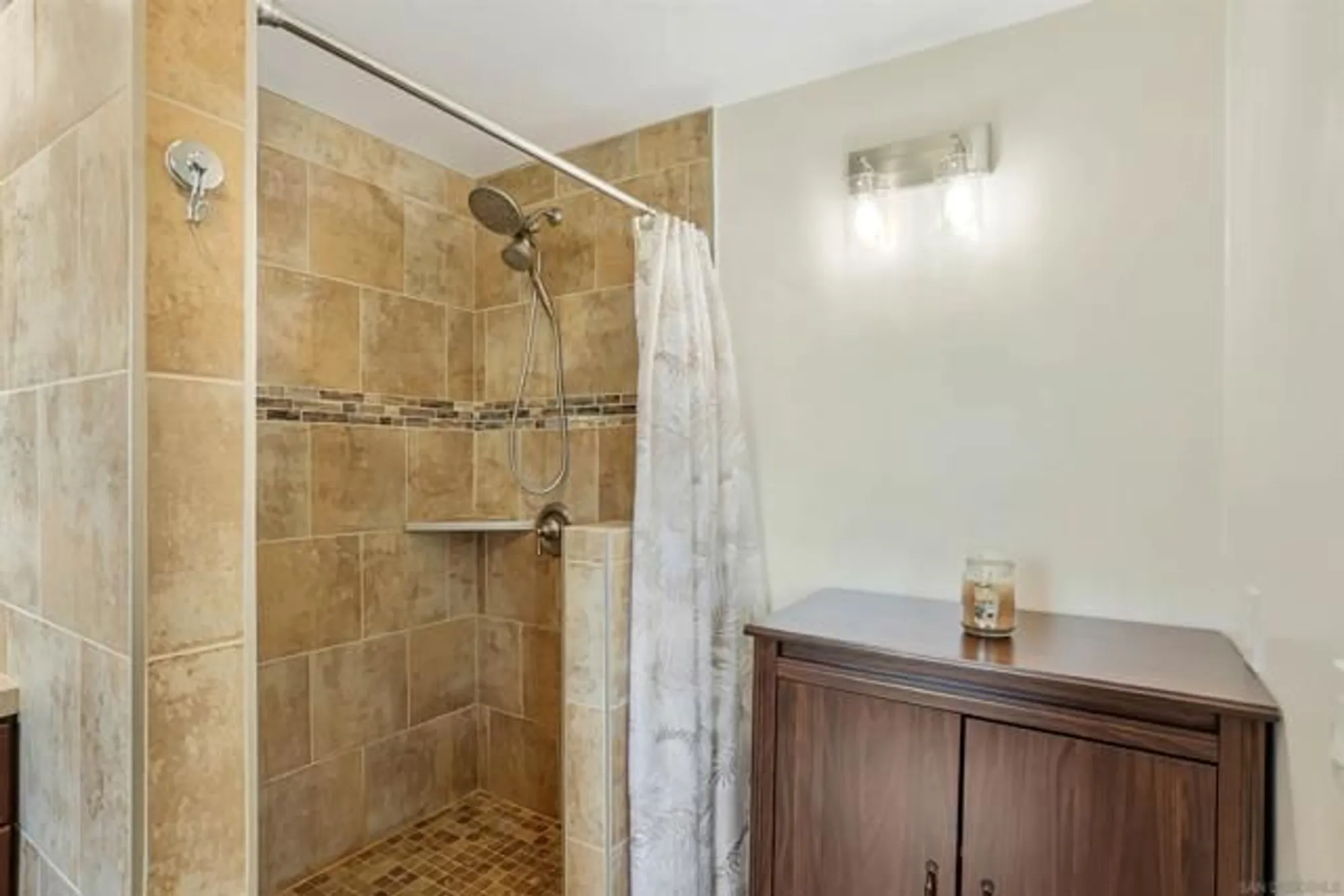 Property Slideshow image 34 of 47 | 16421 ramada dr, San Diego, CA, 92128
