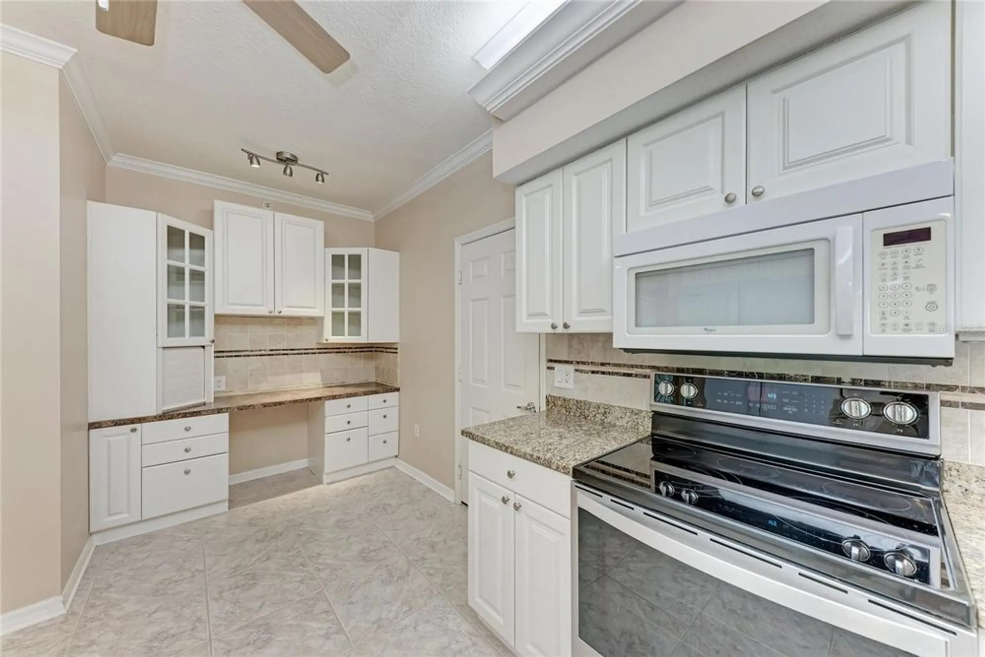 Property Slideshow image 5 of 57 | 6817 fairview ter # 24-101, Bradenton, FL, 34203