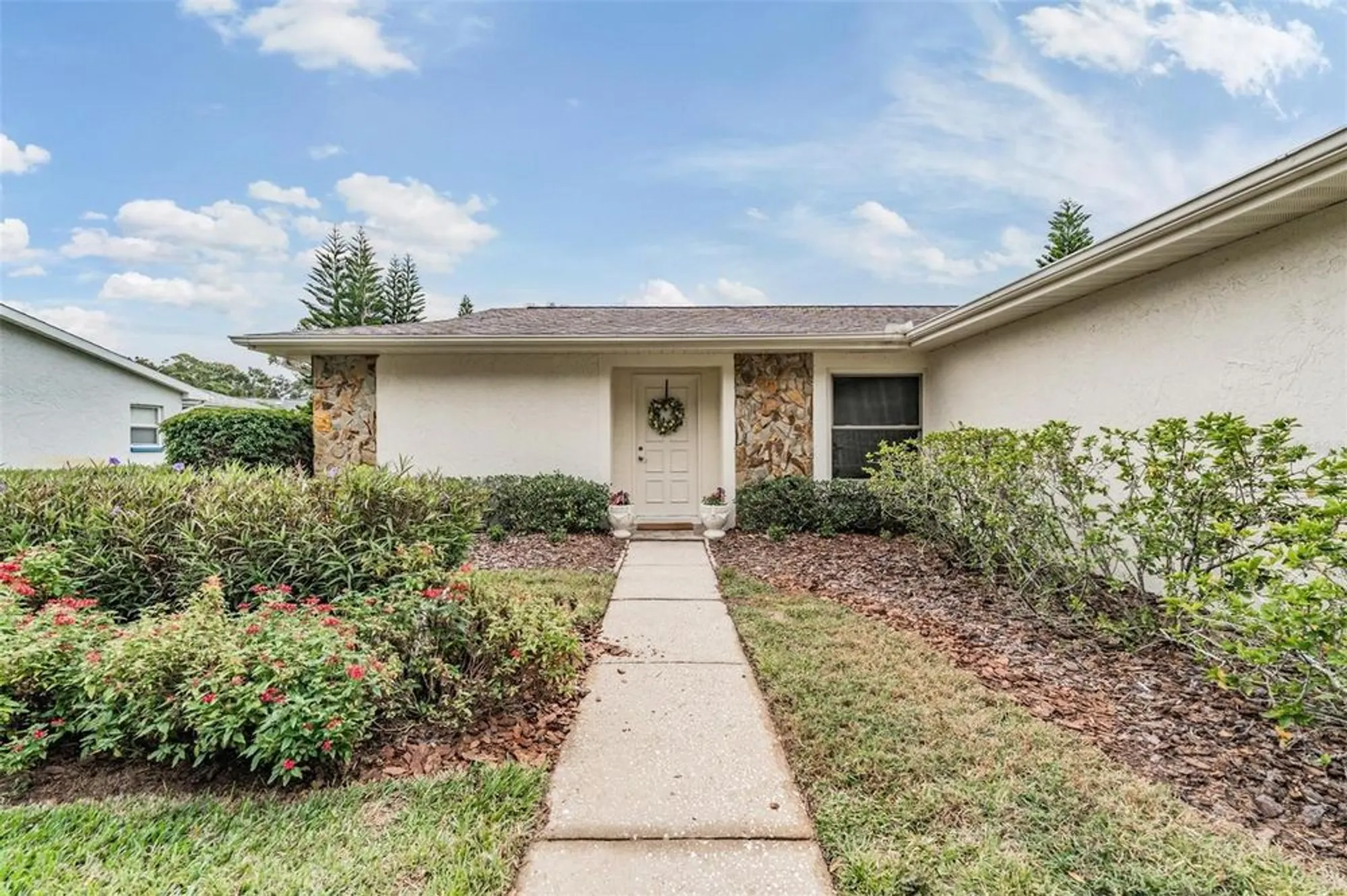 Property Slideshow image 22 of 26 | 2820 lomond dr, Palm Harbor, FL, 34684