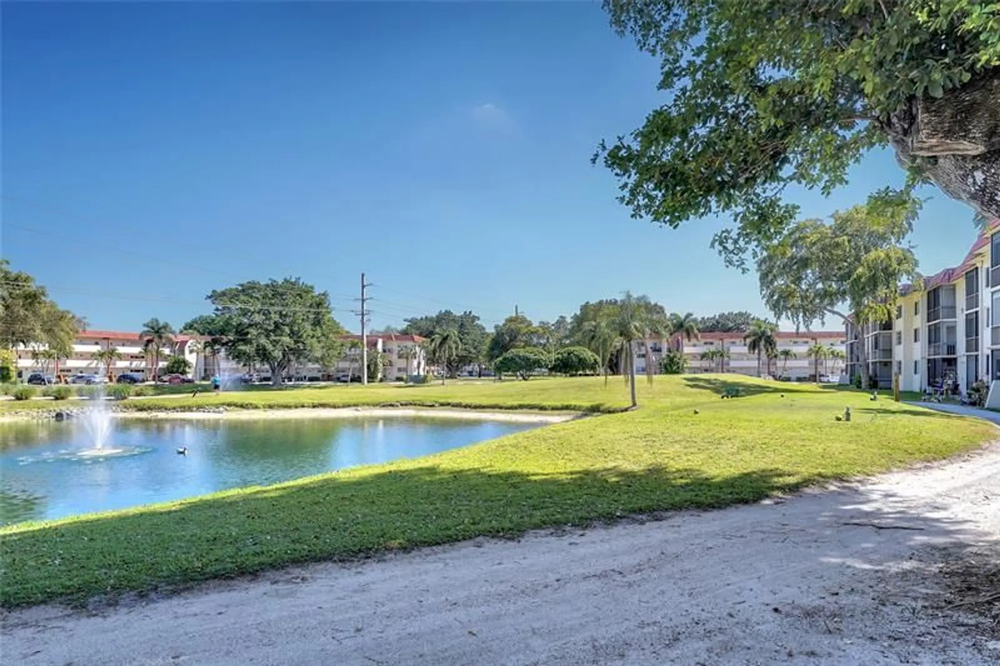 Property Slideshow image 34 of 50 | 8980 s hollybrook blvd 304, Pembroke Pines, FL, 33025