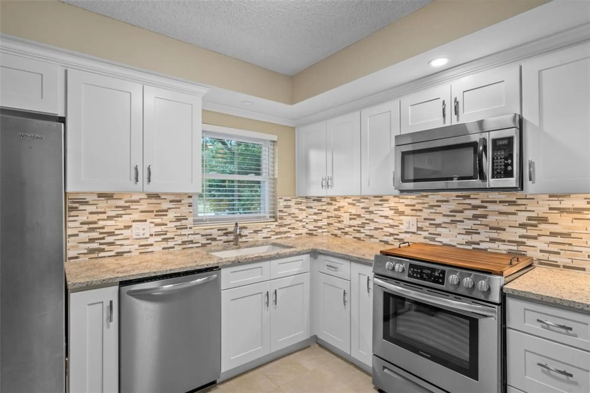 Property Slideshow image 23 of 61 | 2440 world parkway blvd 38, Clearwater, FL, 33763