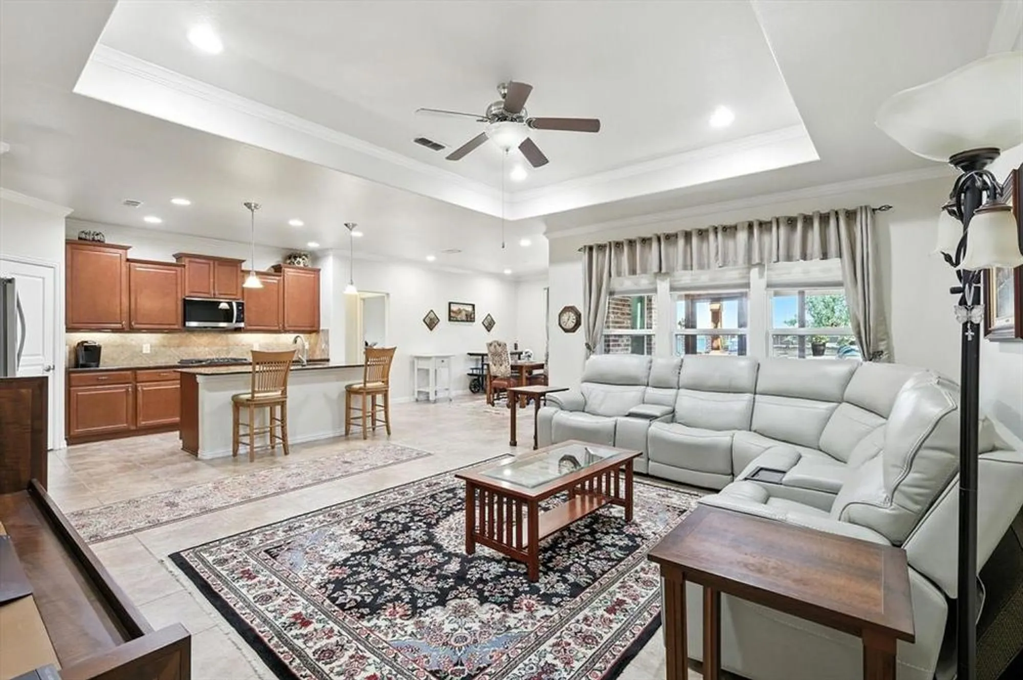 Property Slideshow image 12 of 40 | 2528 oyster bay dr, Frisco, TX, 75036