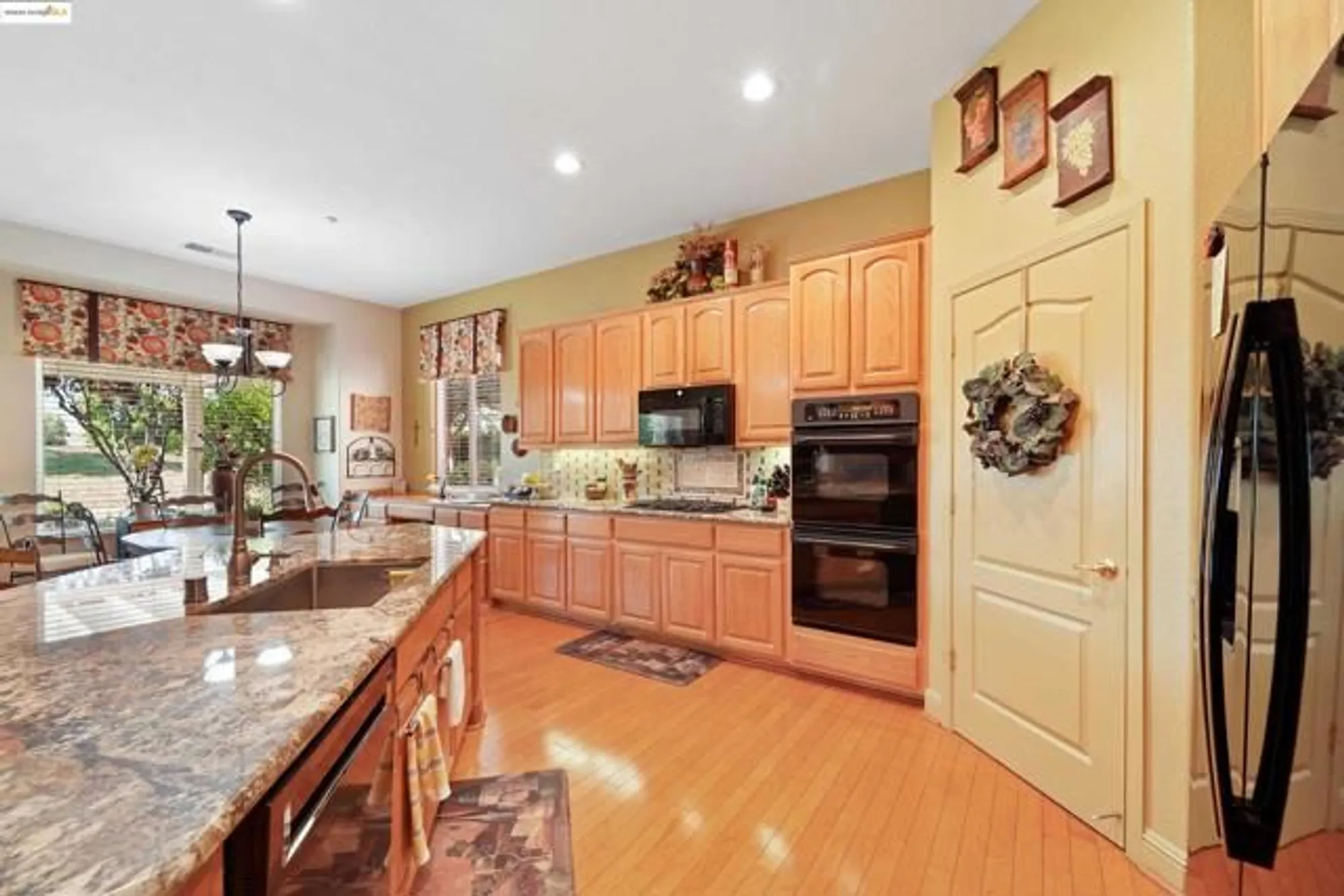 Property Slideshow image 15 of 60 | 910 suntan ln, Brentwood, CA, 94513