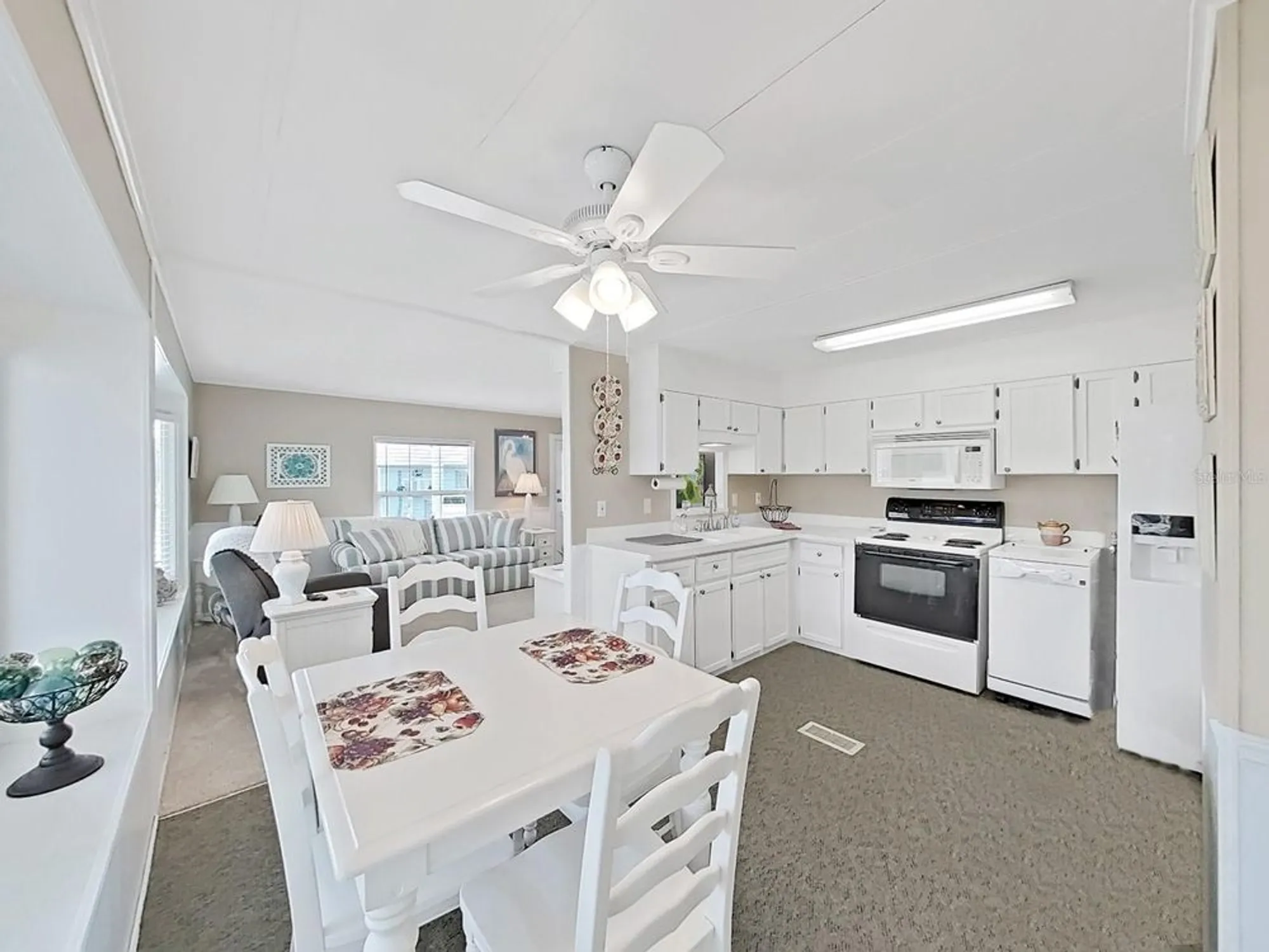 Property Slideshow image 17 of 48 | 4859 foxwood blvd, Lakeland, FL, 33810