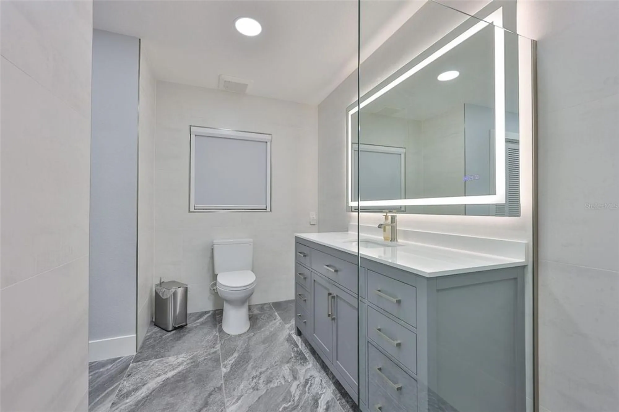 Property Slideshow image 39 of 63 | 2022 east view dr, Sun City Center, FL, 33573