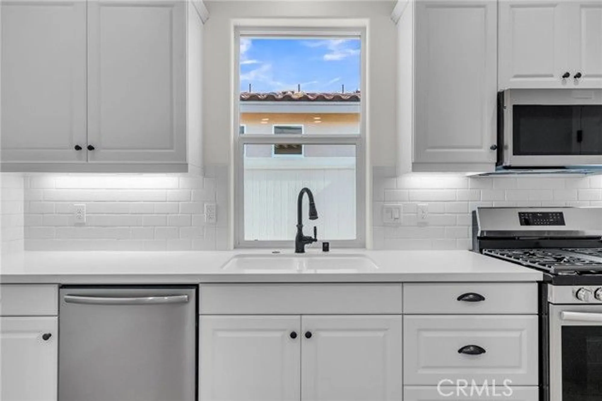 Property Slideshow image 7 of 38 | 7432 desert sky dr, Yucca Valley, CA, 92284