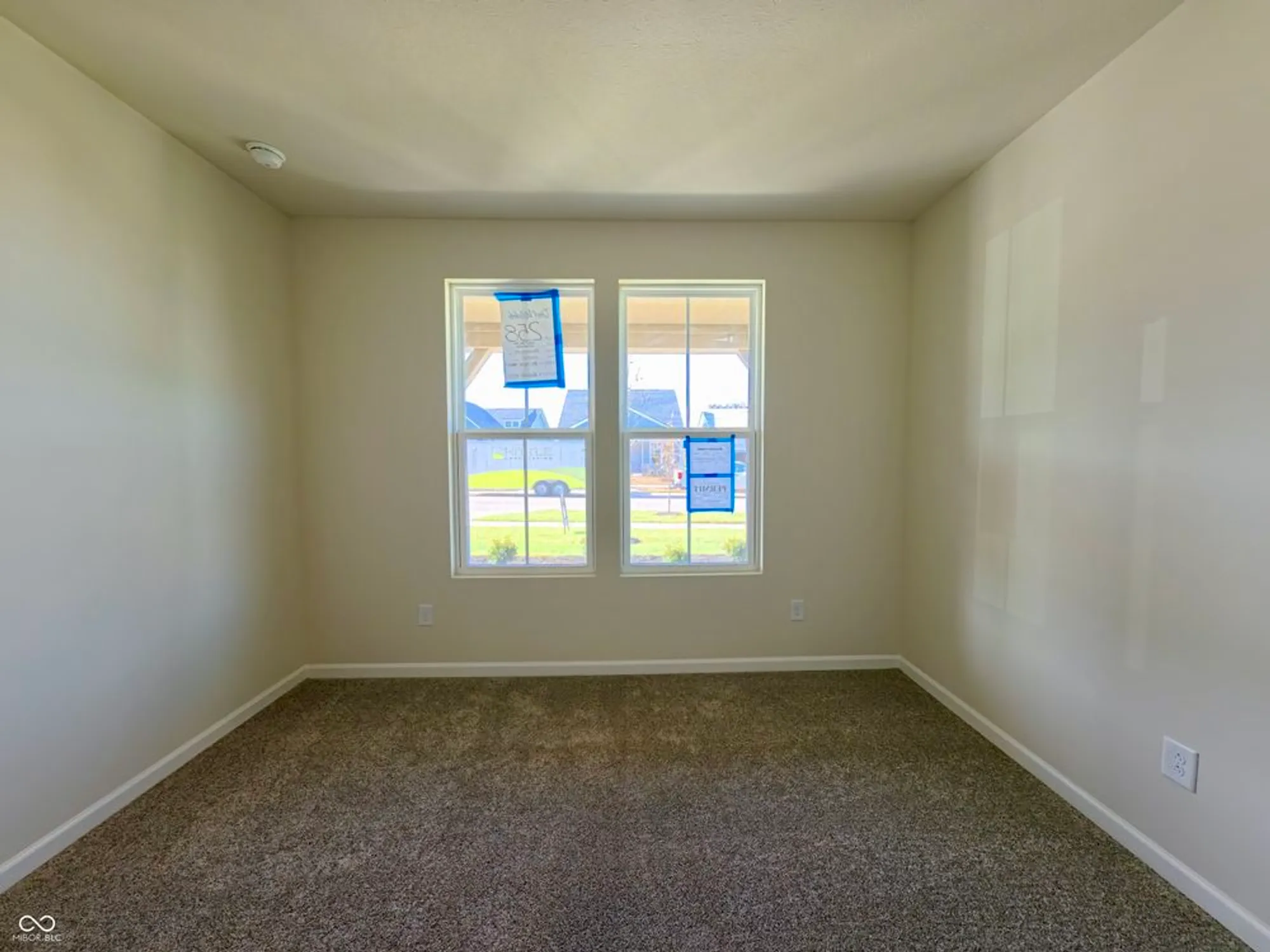 Property Slideshow image 18 of 61 | 811 daisy st, Greenwood, IN, 46143