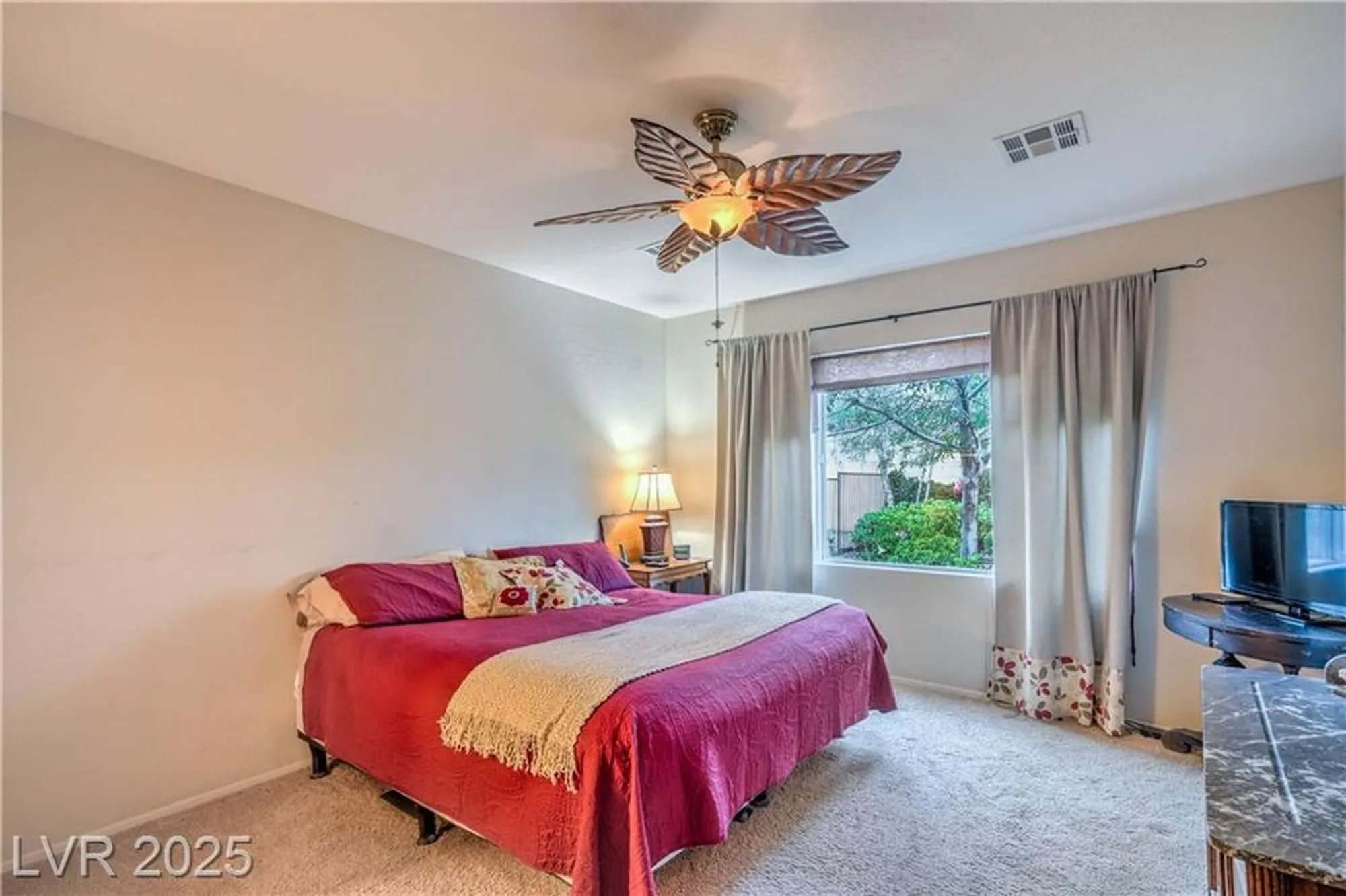 Property Slideshow image 16 of 62 | 2467 moonlight valley ave, Henderson, NV, 89044
