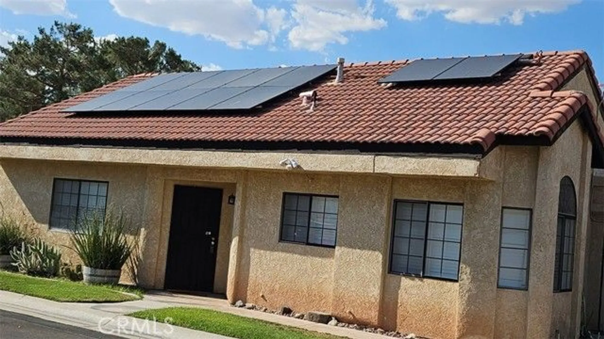 Property Slideshow image 2 of 23 | 11620 locust ln, Apple Valley, CA, 92308