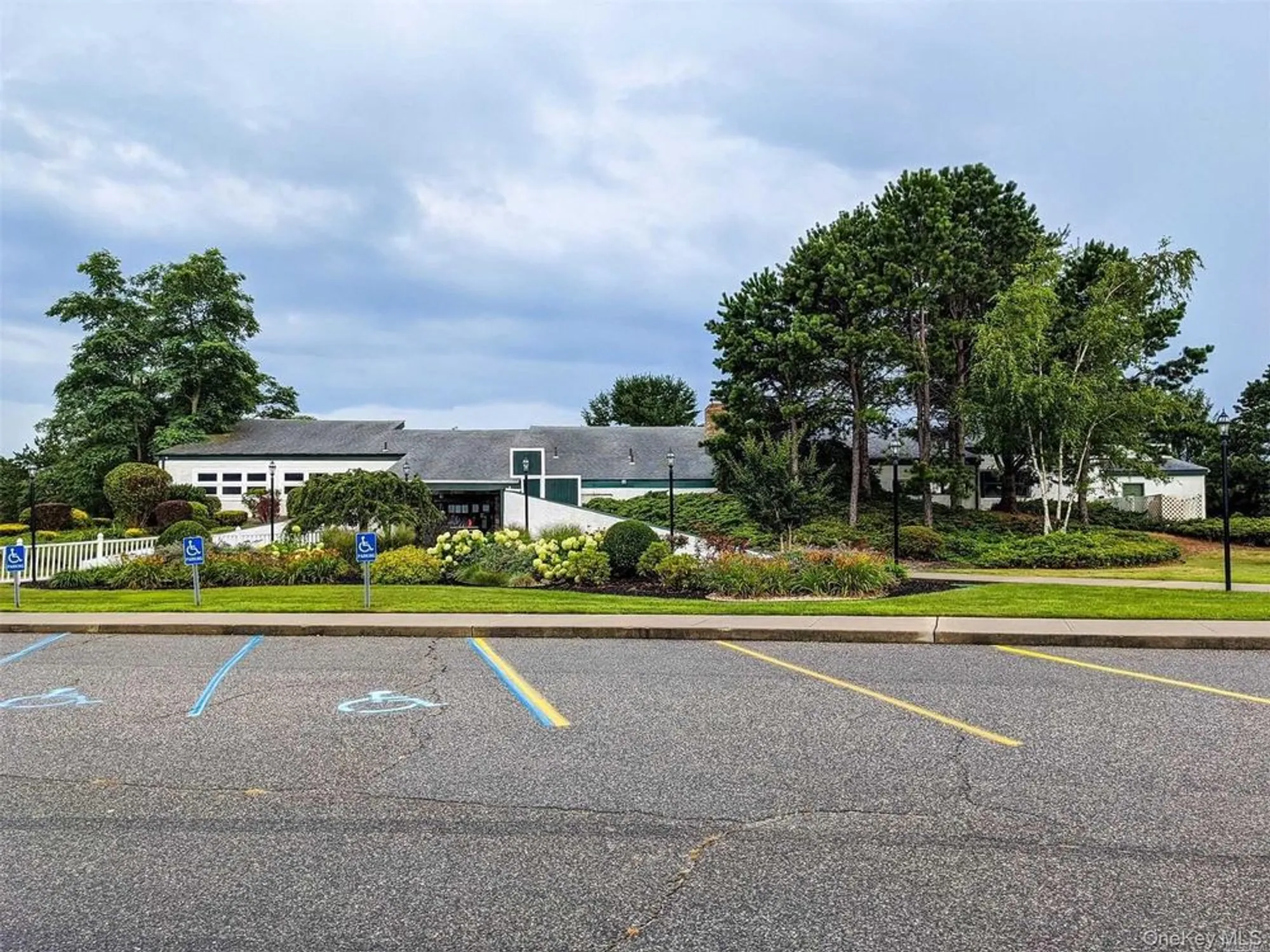 Property Slideshow image 21 of 31 | 77 village cir, Manorville, NY, 11949