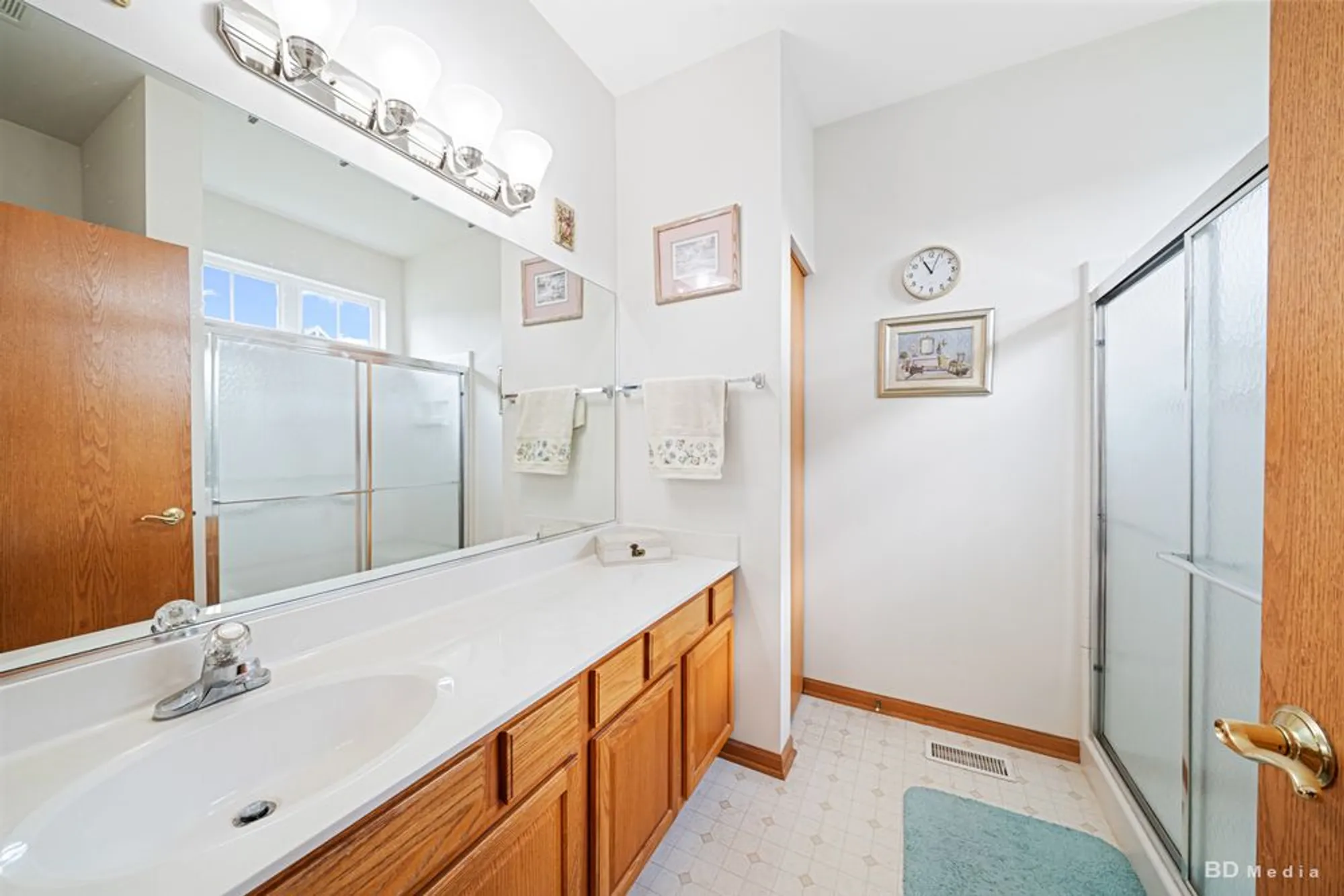 Property Slideshow image 16 of 28 | 2508 meer park ct, Crest Hill, IL, 60403