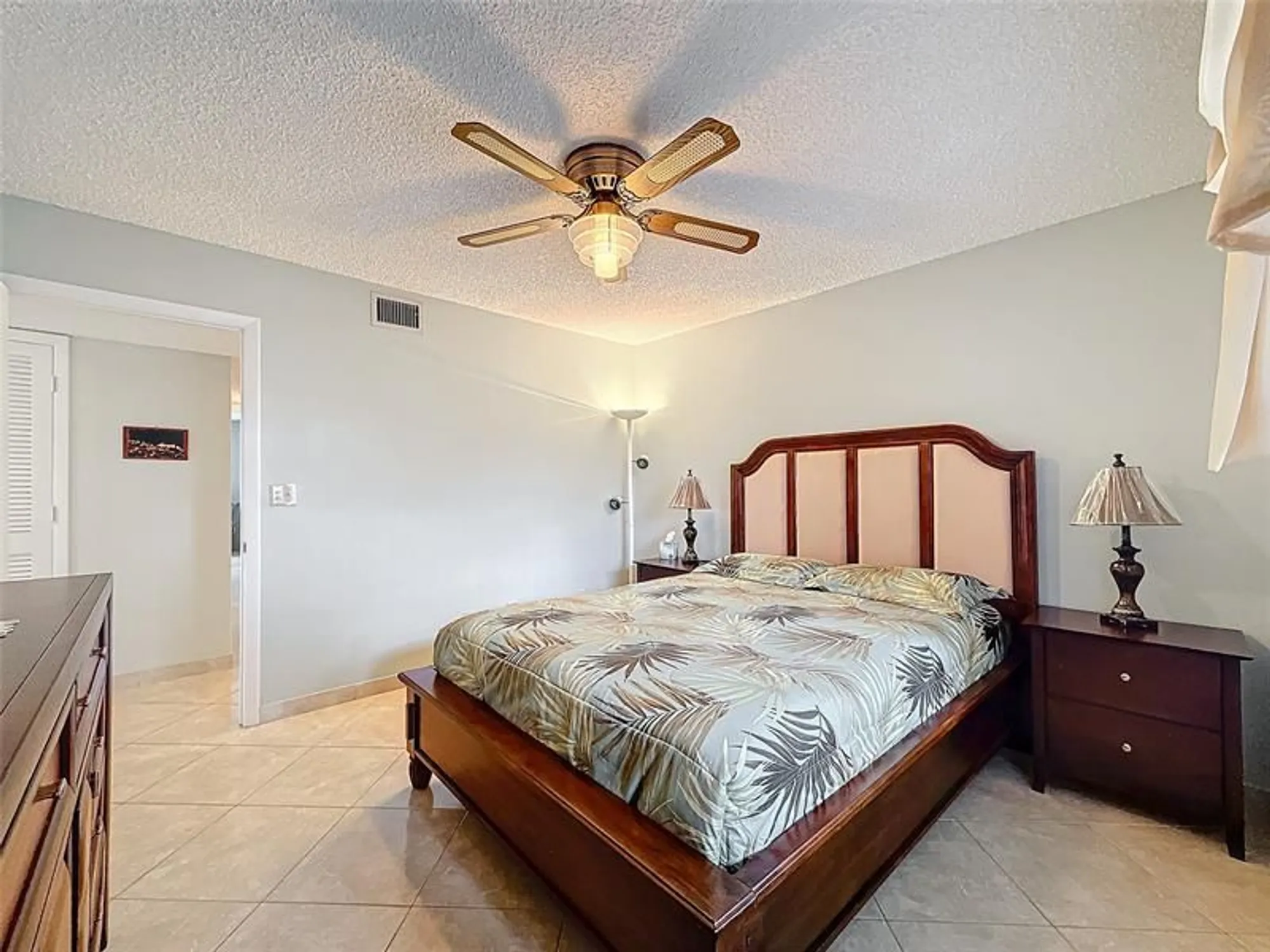 Property Slideshow image 42 of 62 | 4930 e sabal palm blvd 301, Tamarac, FL, 33319