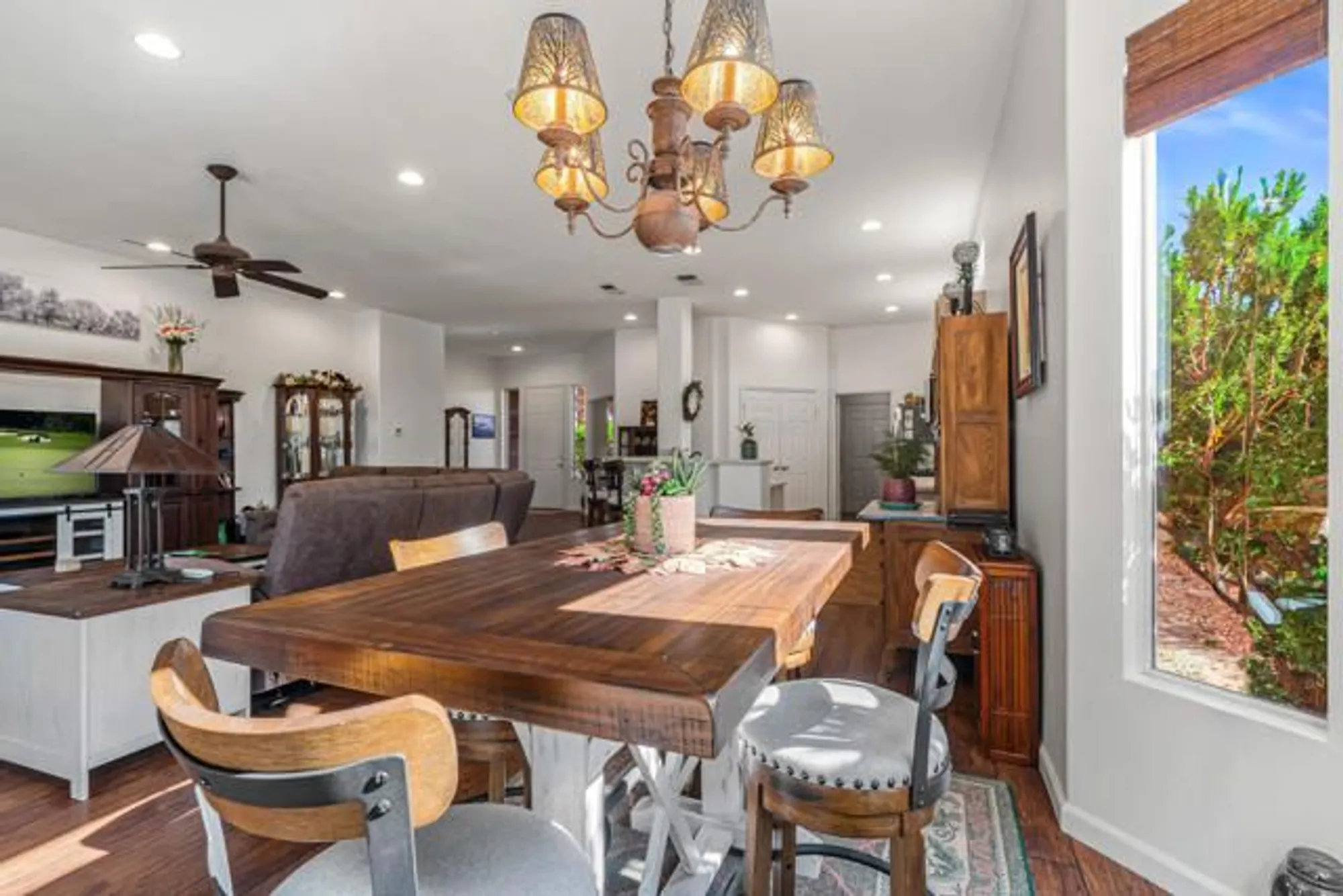 Property Slideshow image 15 of 56 | 44129 royal troon dr, Indio, CA, 92201