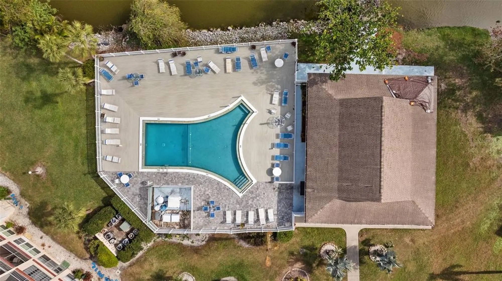 Property Slideshow image 38 of 45 | 4126 heron way b113, Bradenton, FL, 34205