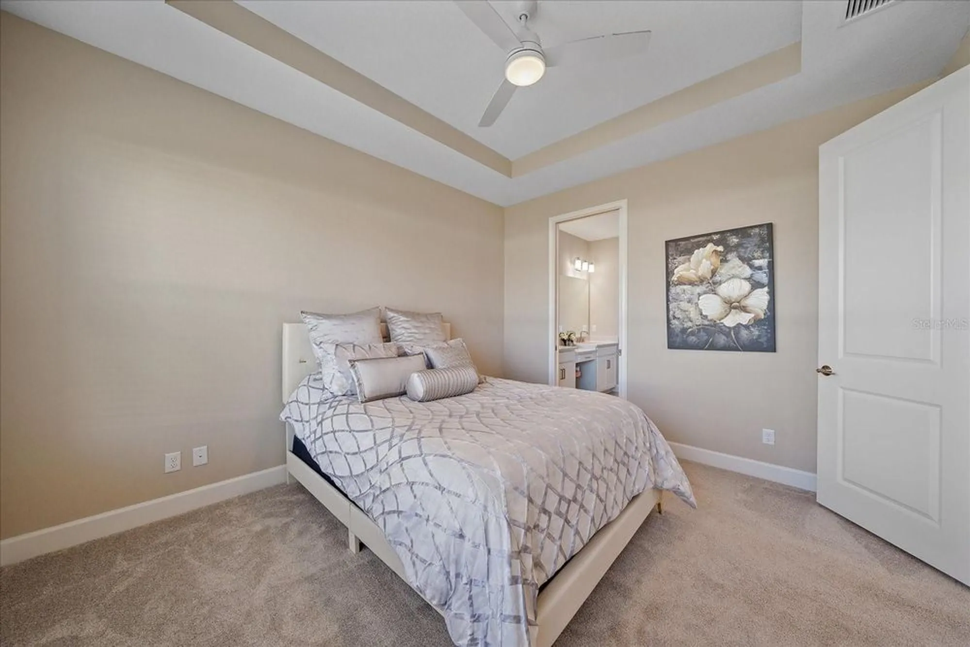 Property Slideshow image 20 of 38 | 6120 plateau ct, Bradenton, FL, 34203
