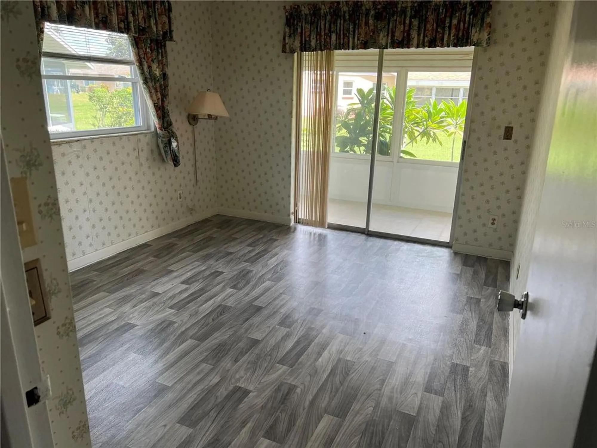 Property Slideshow image 11 of 54 | 401 dorchester pl 58, Sun City Center, FL, 33573