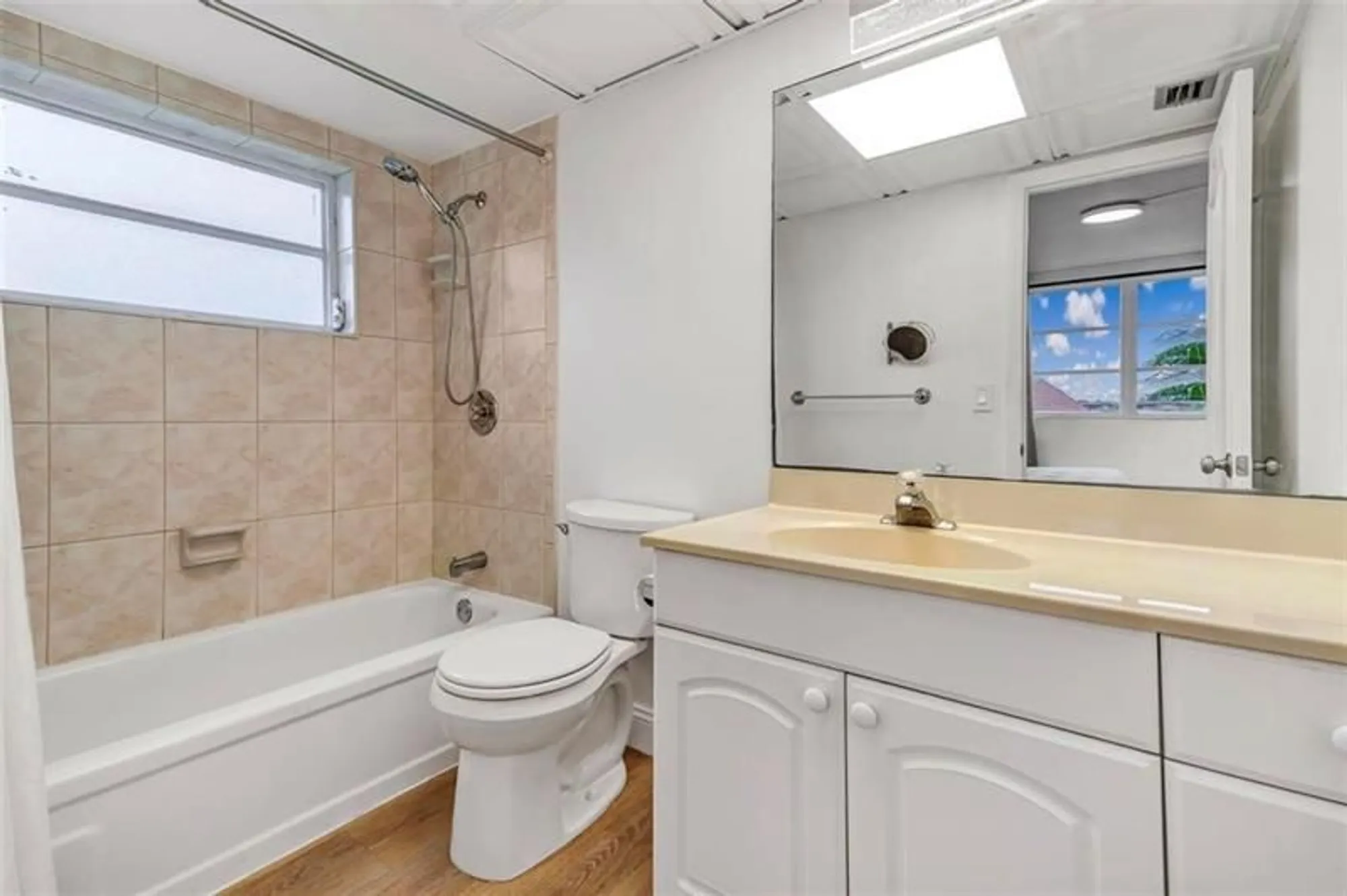 Property Slideshow image 6 of 18 | 3001 nw 46th ave 310, Lauderdale Lakes, FL, 33313