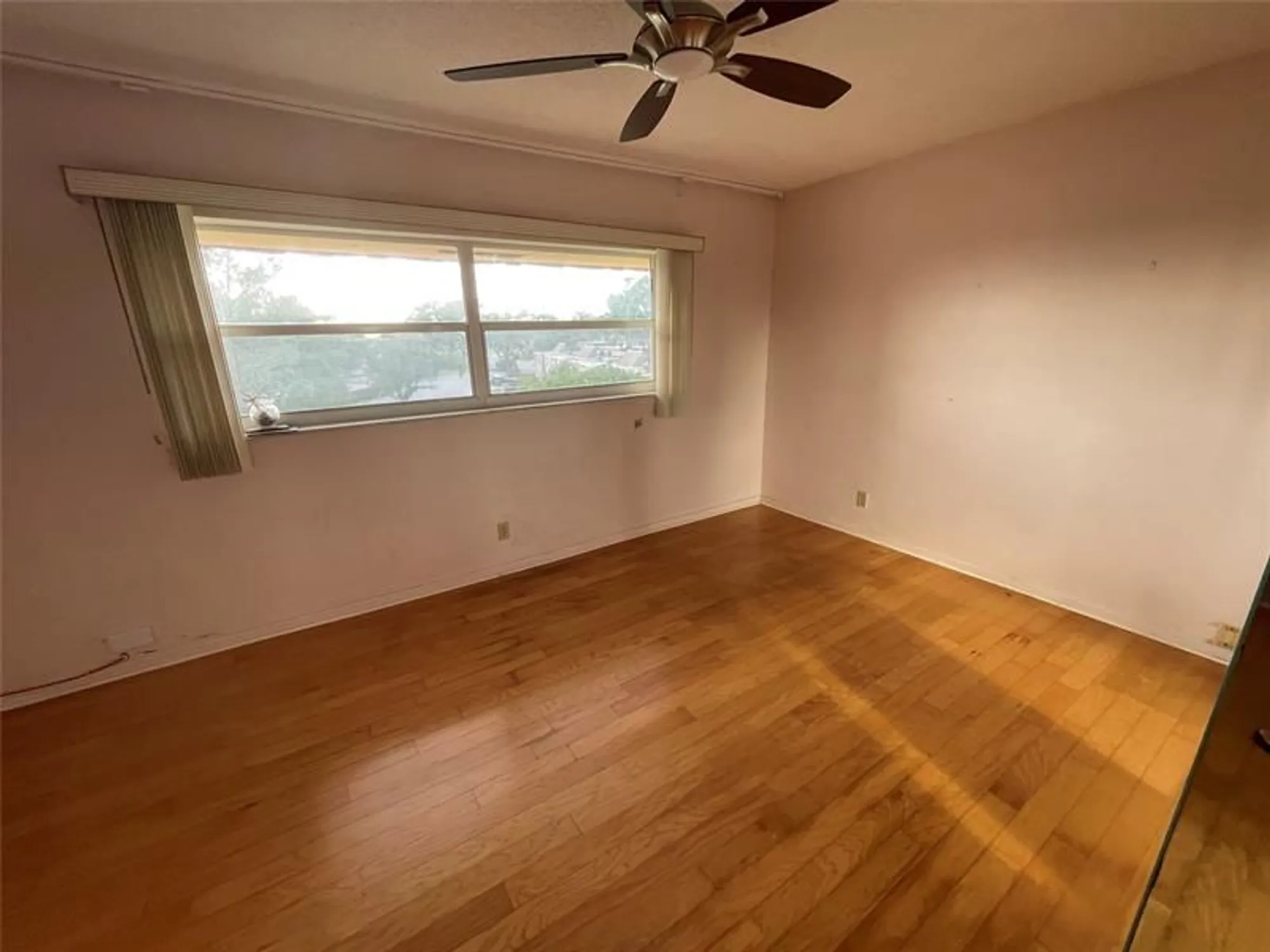 Property Slideshow image 22 of 47 | 1025 country club dr apt 407, Margate, FL, 33063